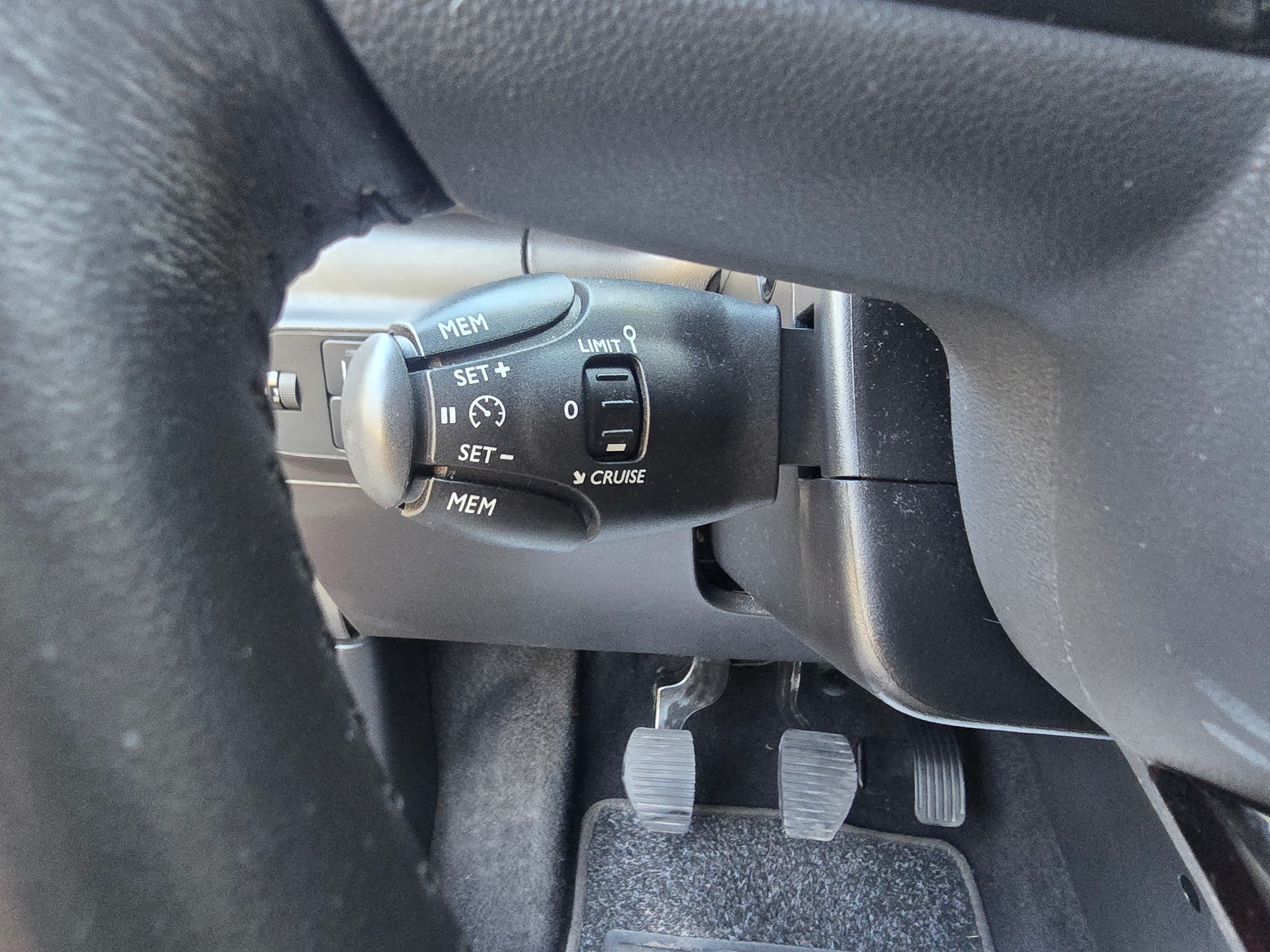 CITROEN C3 1.2i PureTech Feel-image-17