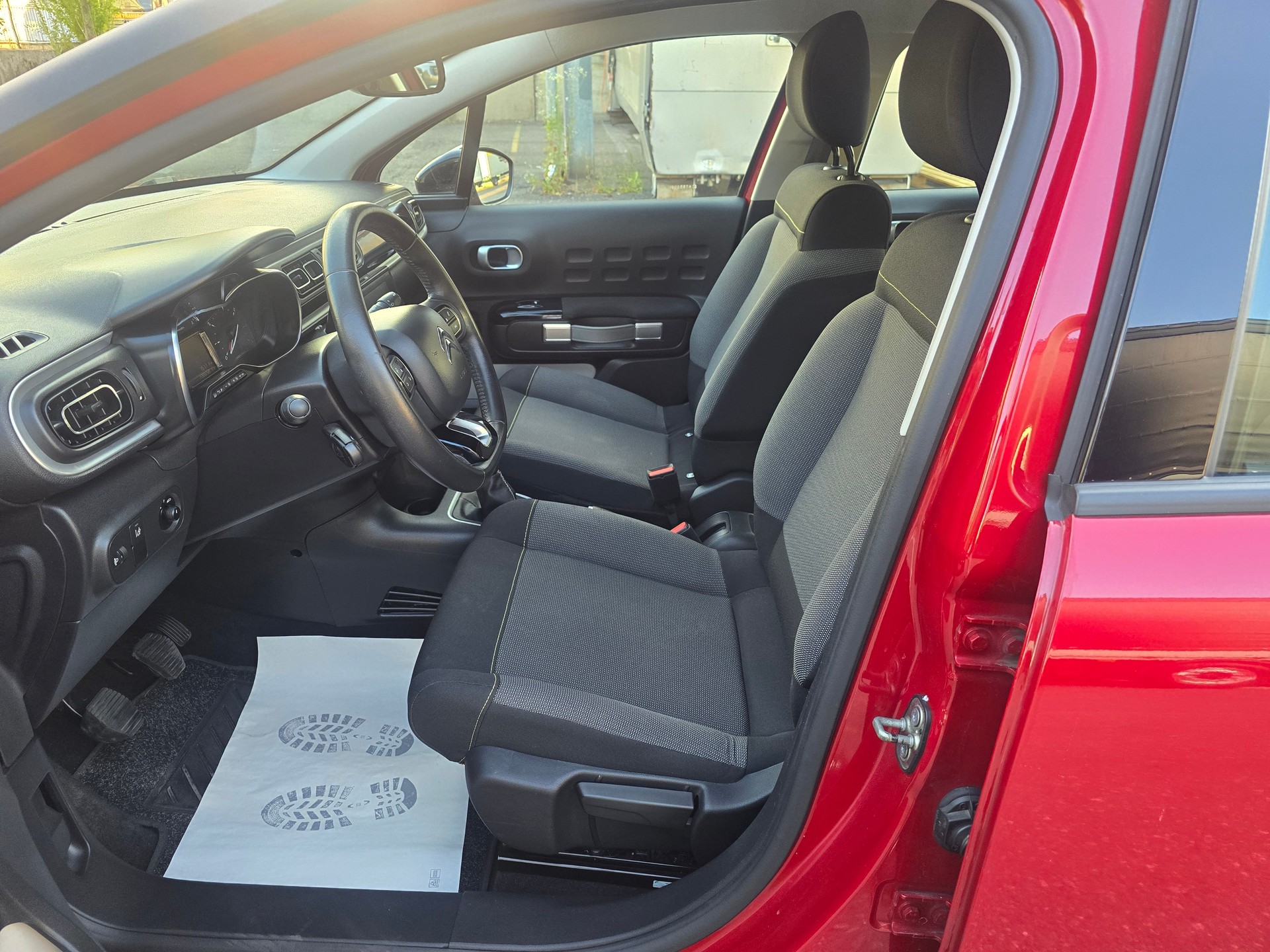 CITROEN C3 1.2i PureTech Feel-image-9