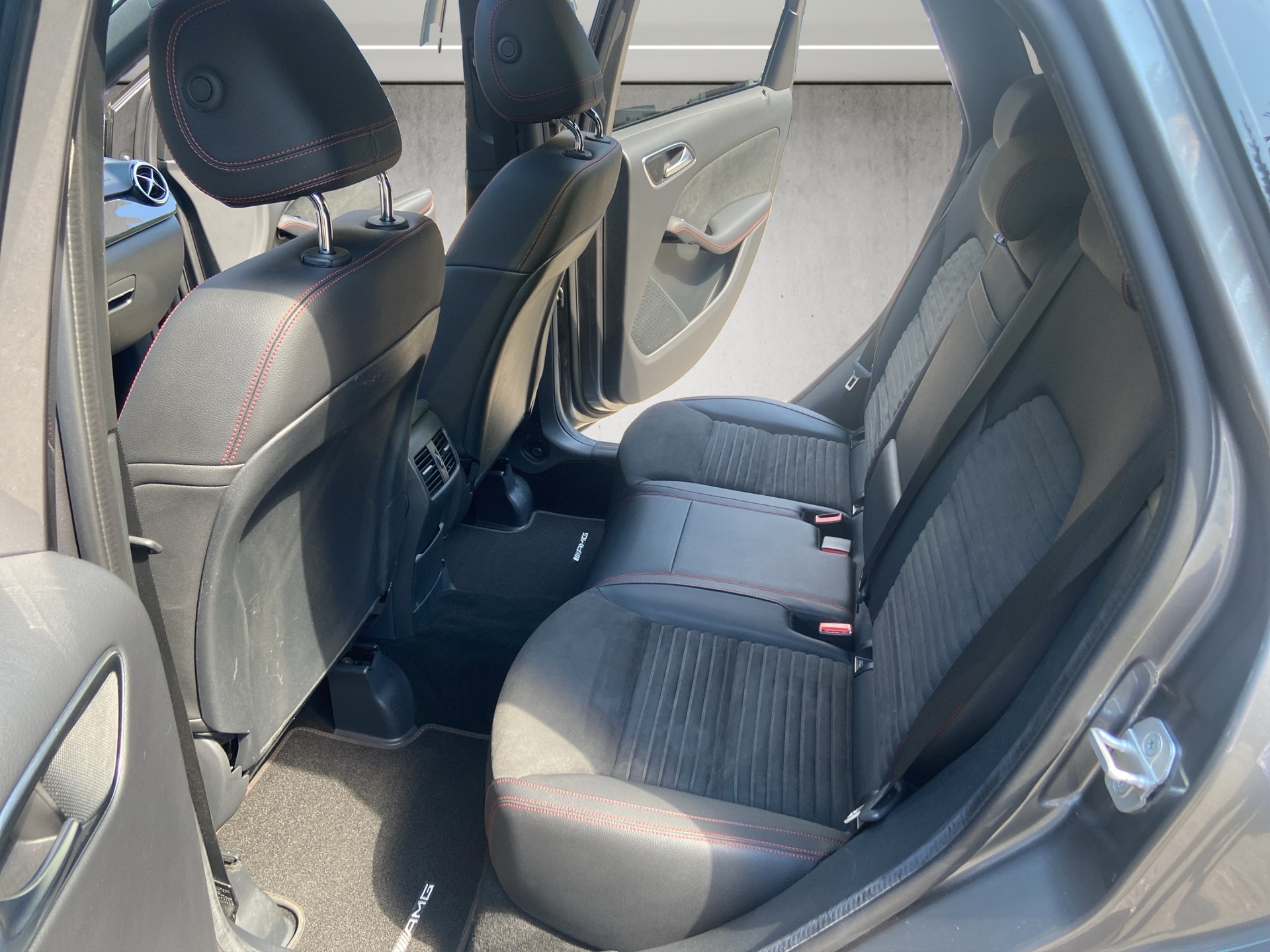 MERCEDES-BENZ B 250 AMG Line 4Matic 7G-DCT-image-9