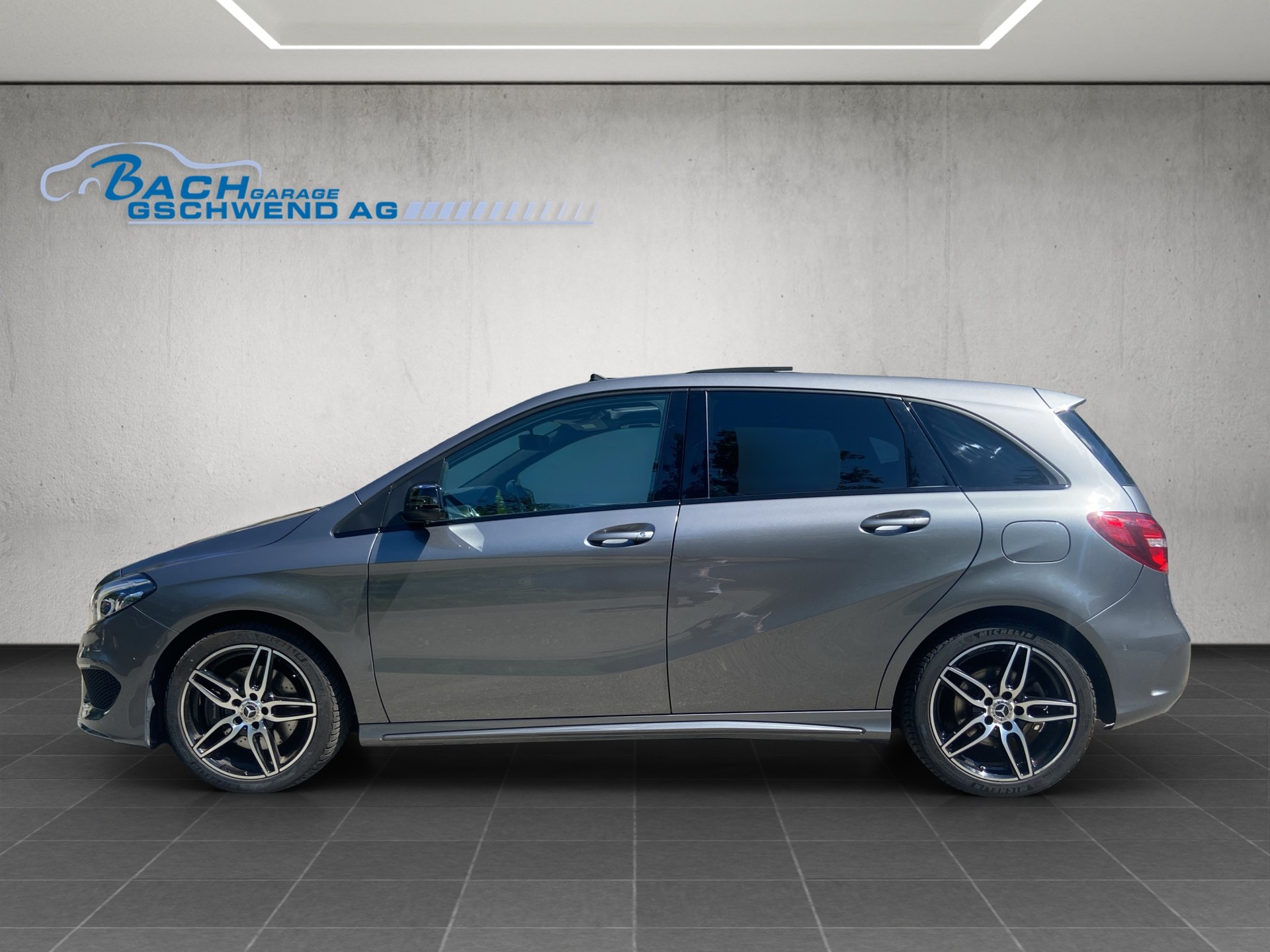 MERCEDES-BENZ B 250 AMG Line 4Matic 7G-DCT-image-5