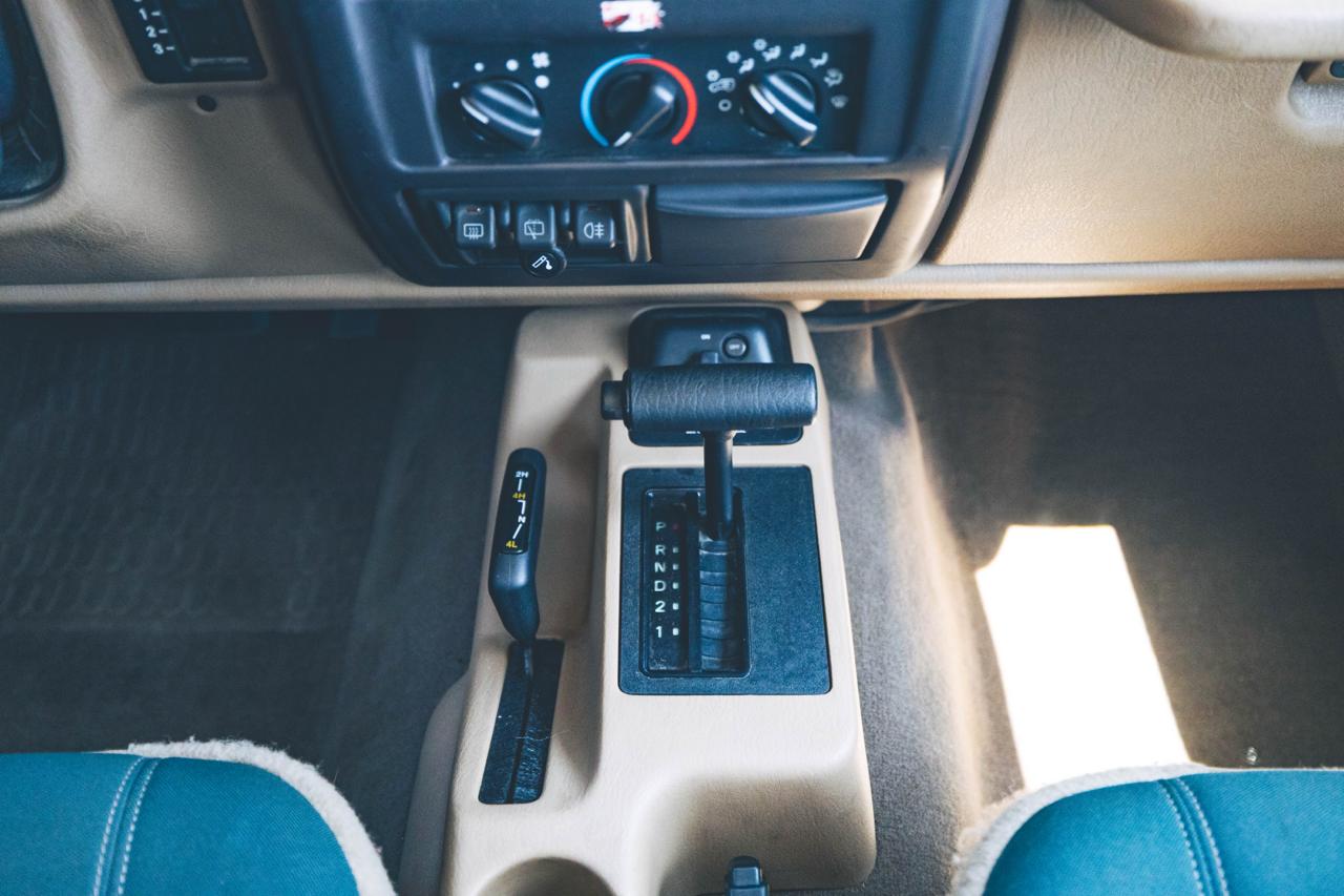 JEEP Wrangler 4.0 Sahara Hardtop-image-12