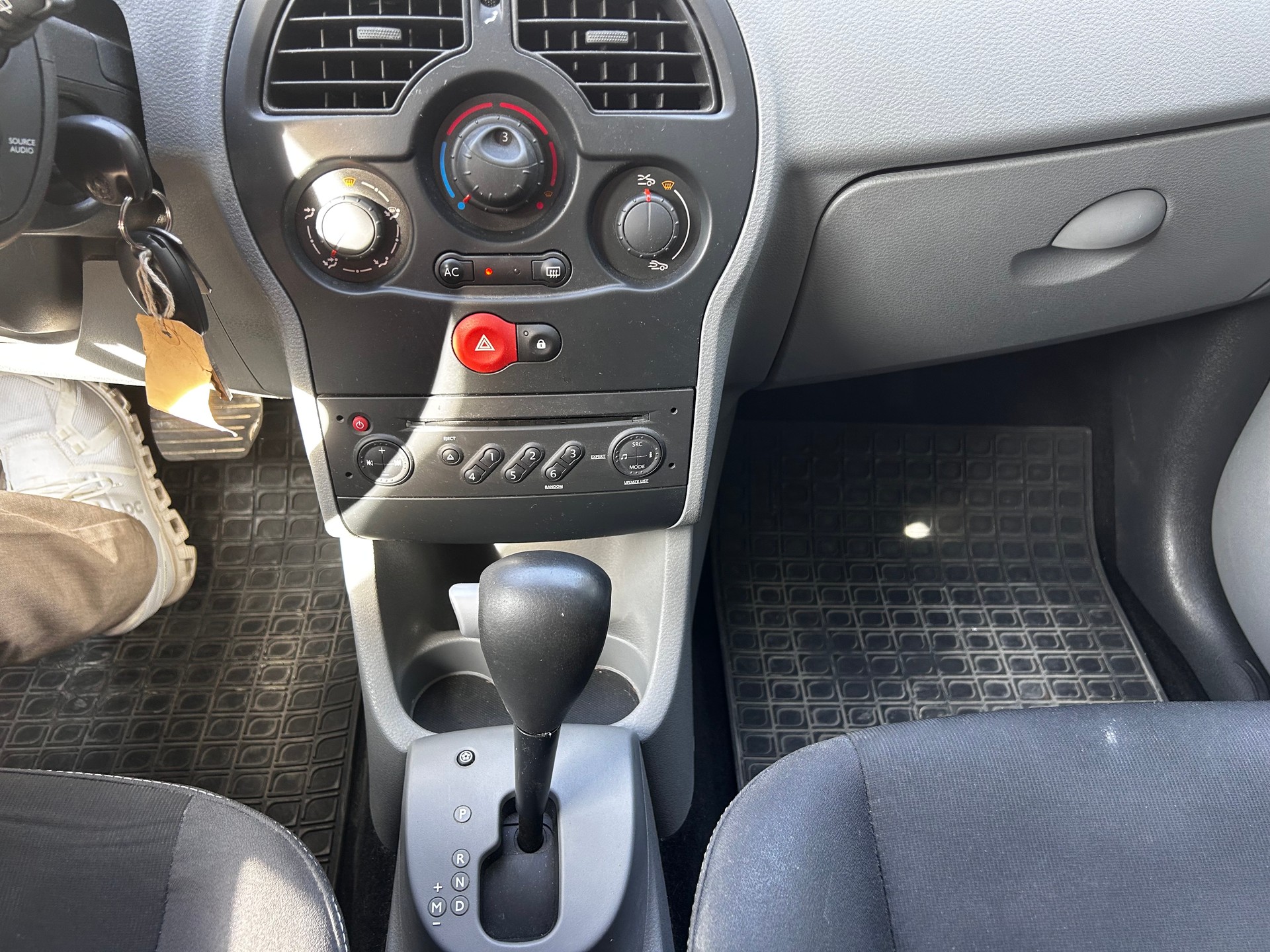 RENAULT Modus 1.6 16V Yahoo Automatic-image-12