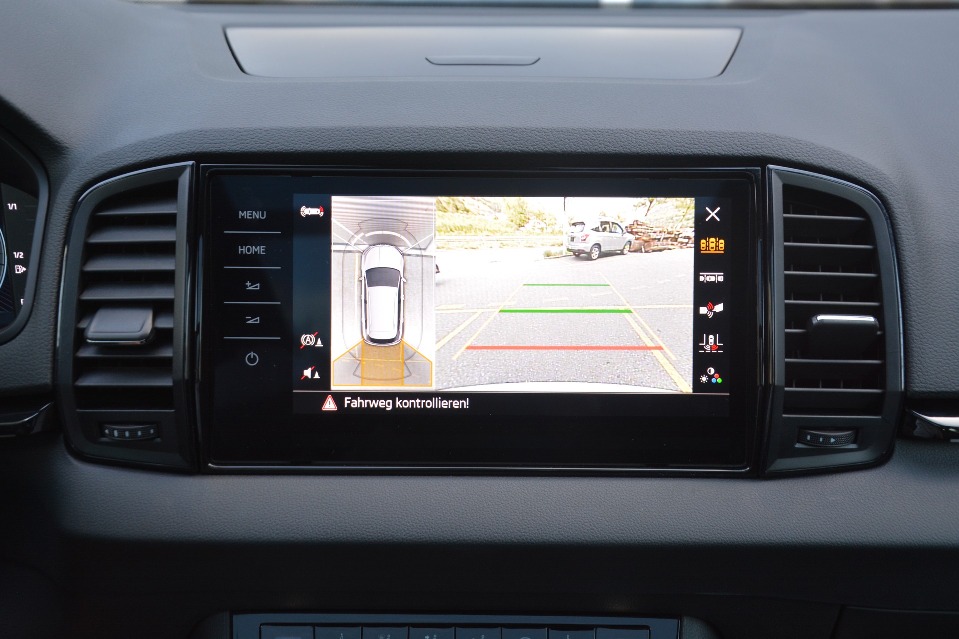 SKODA Karoq 2.0 TSI SportLine 4x4 DSG-image-7
