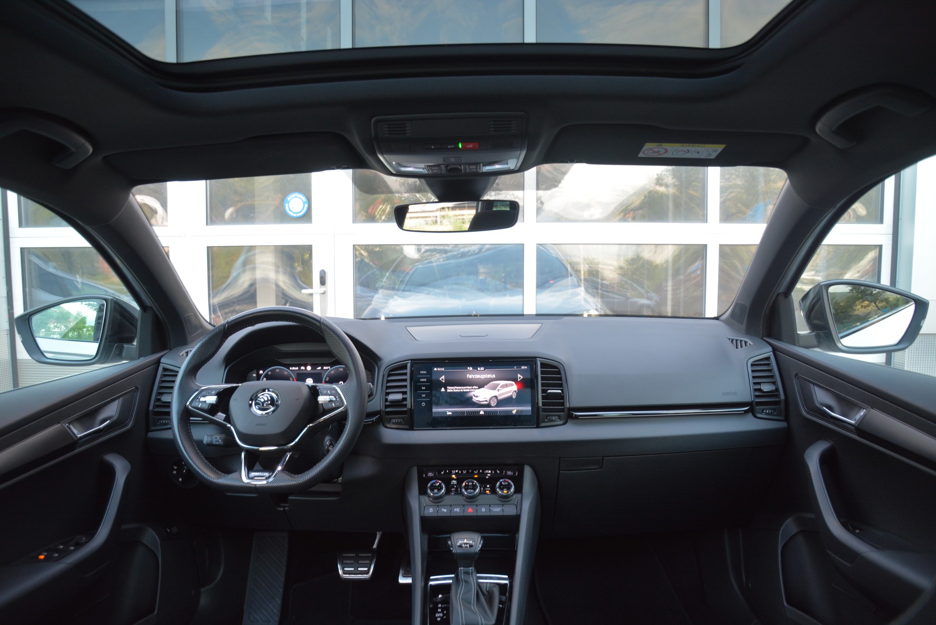SKODA Karoq 2.0 TSI SportLine 4x4 DSG-image-4