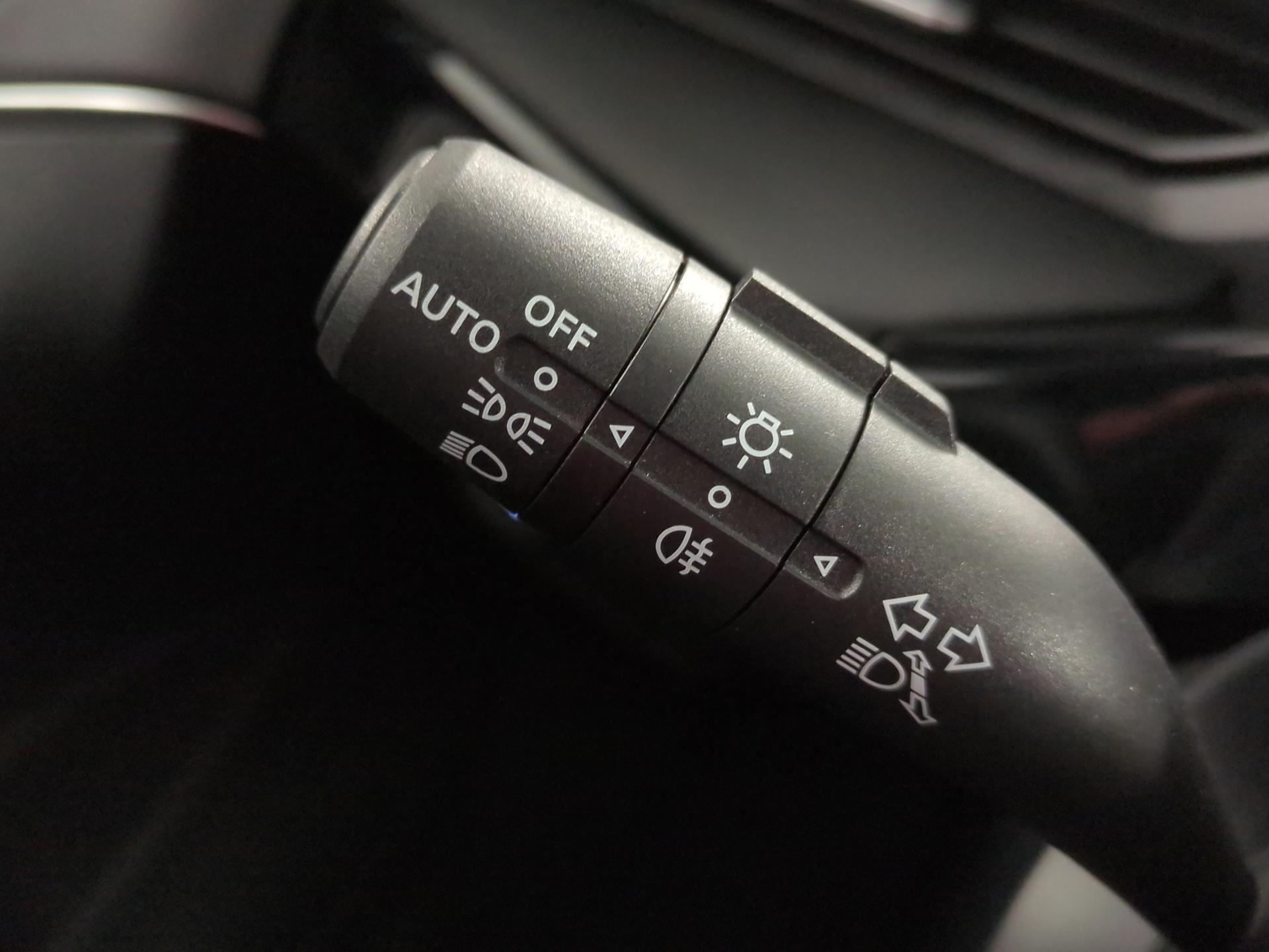 MG 3 1.5 Hybrid Luxury Aut.-image-24