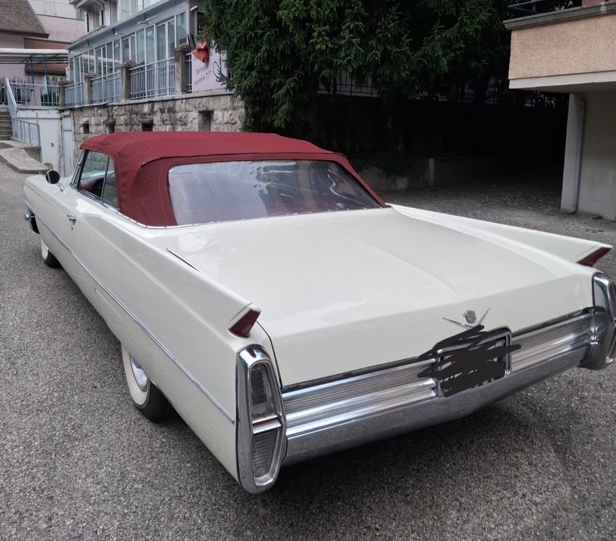 CADILLAC 64-image-2