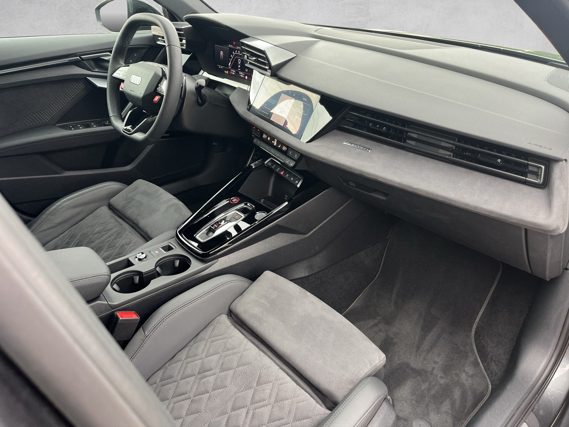 AUDI RS3 Sportback 2.5 TSI quattro S-tronic-image-10