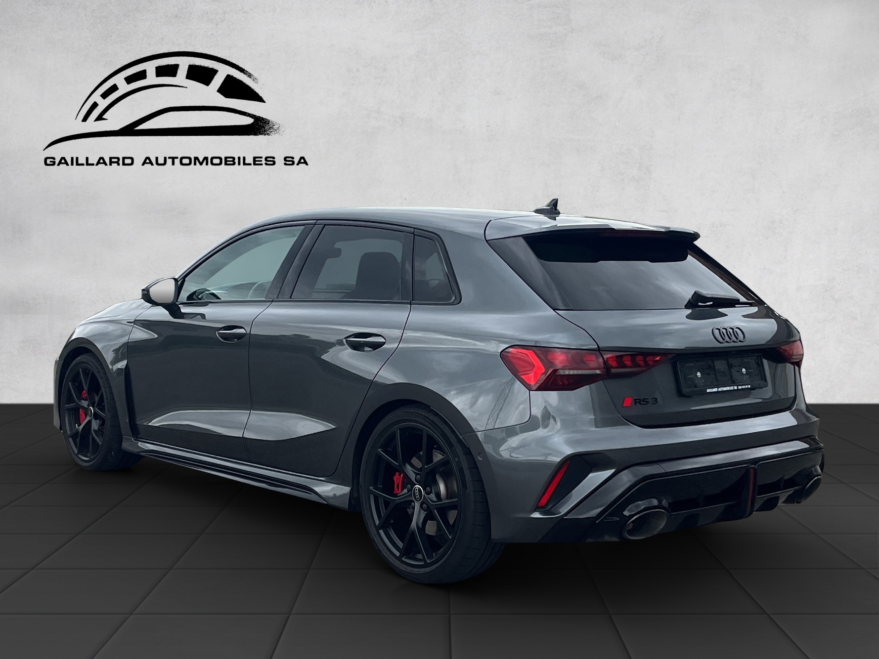 AUDI RS3 Sportback 2.5 TSI quattro S-tronic-image-2