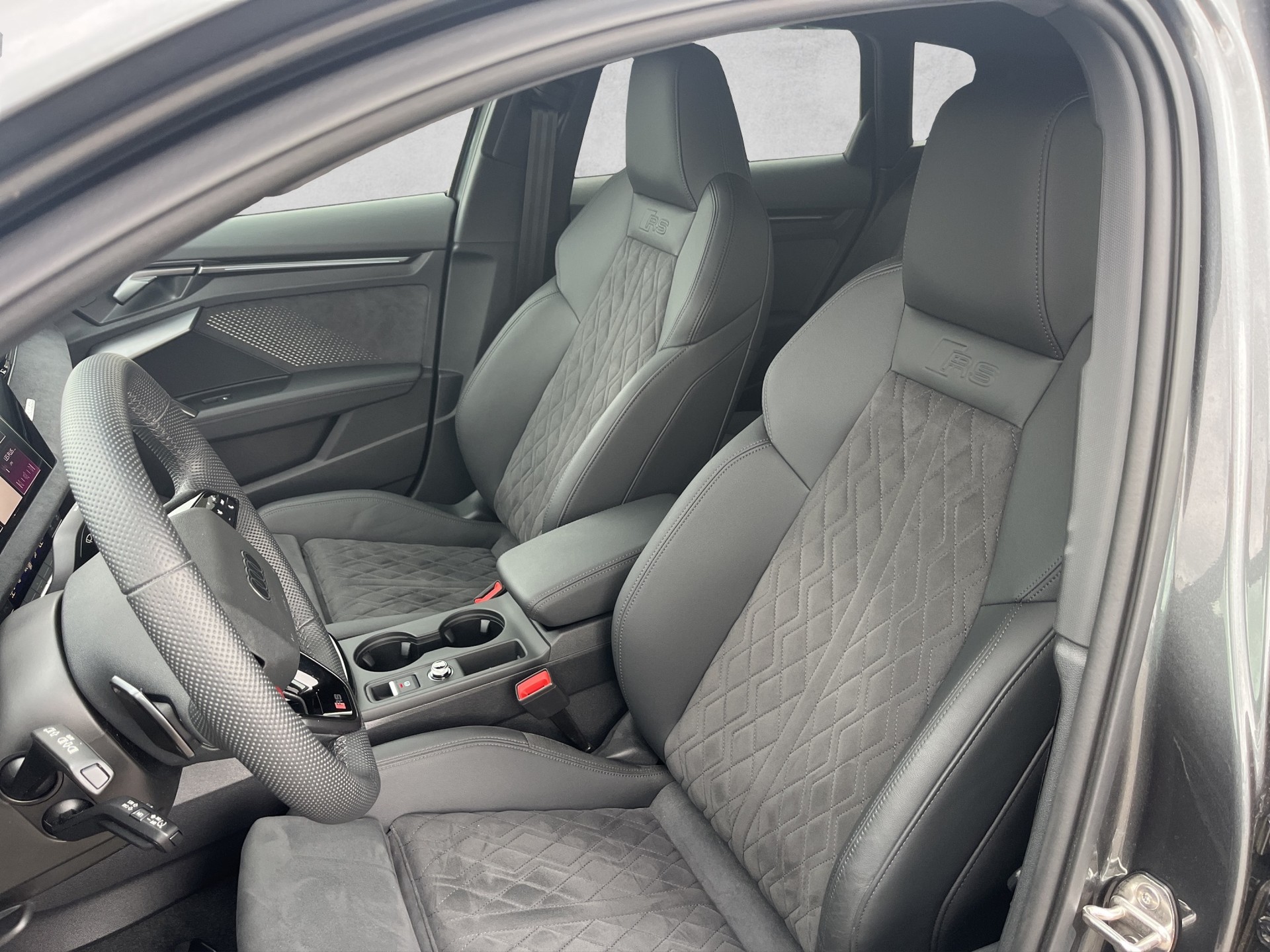 AUDI RS3 Sportback 2.5 TSI quattro S-tronic-image-7