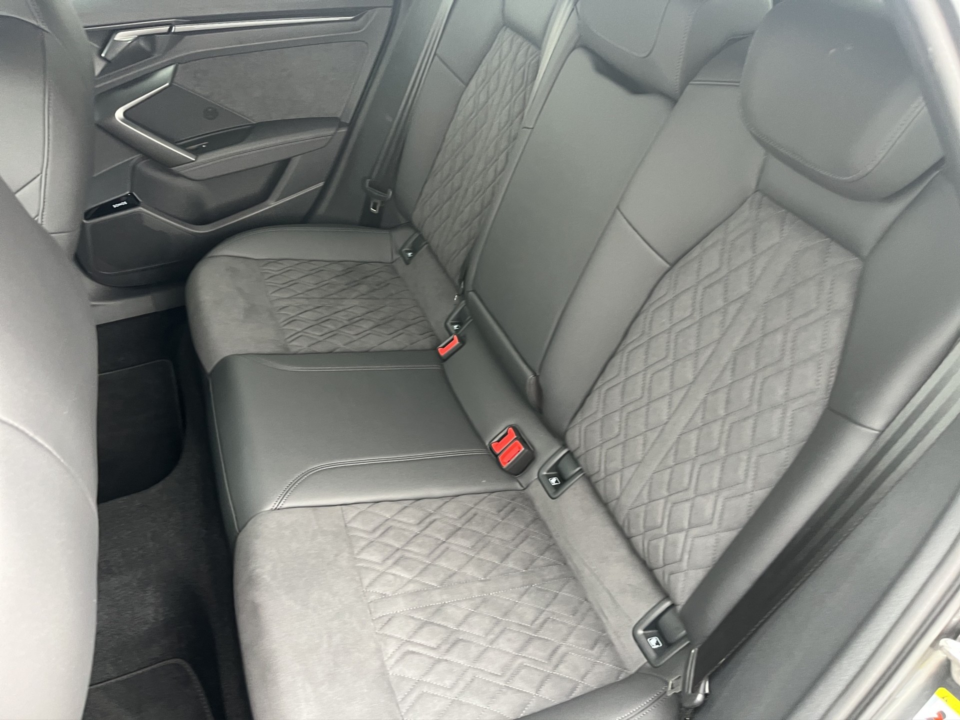 AUDI RS3 Sportback 2.5 TSI quattro S-tronic-image-12