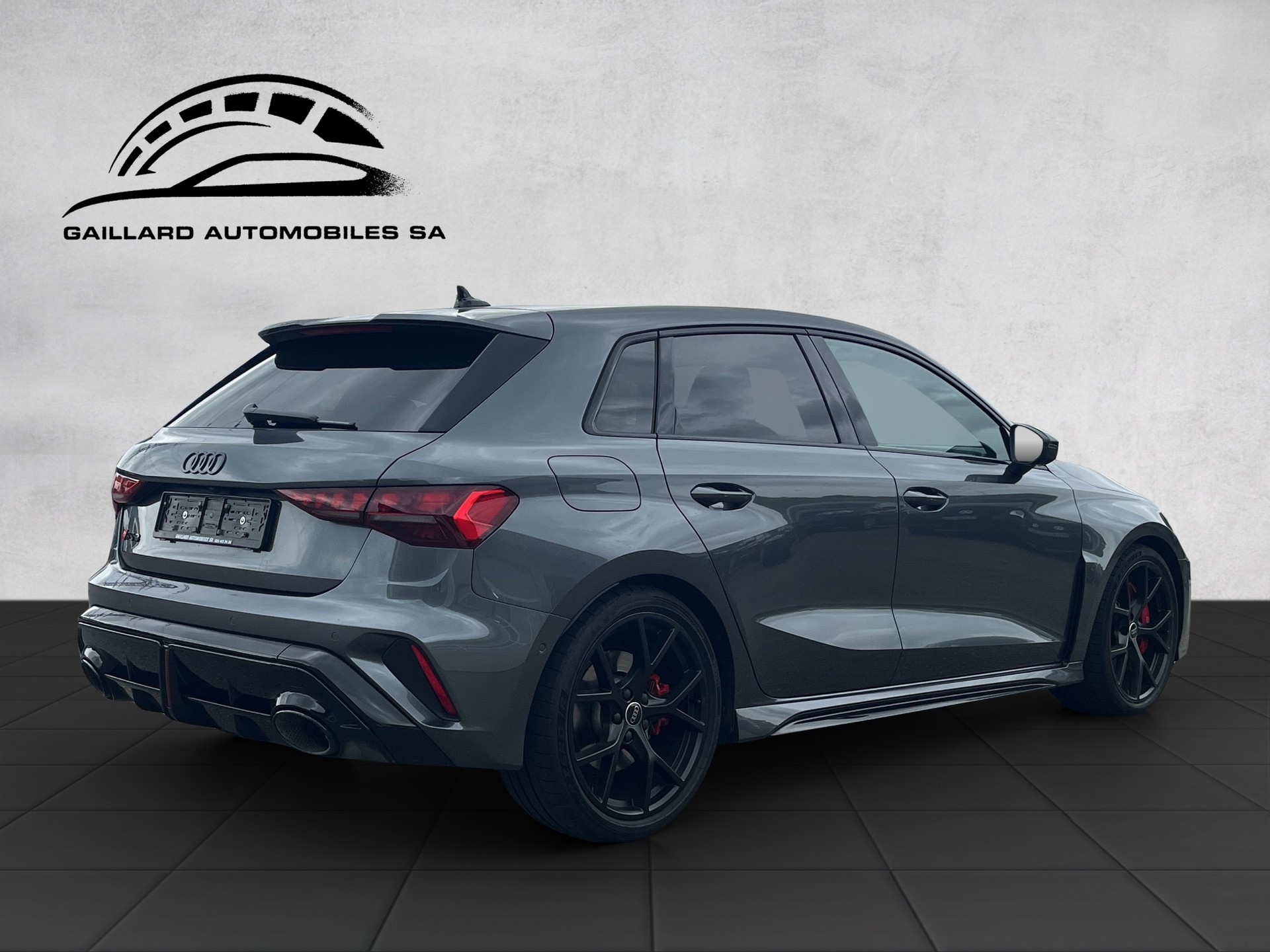 AUDI RS3 Sportback 2.5 TSI quattro S-tronic-image-4