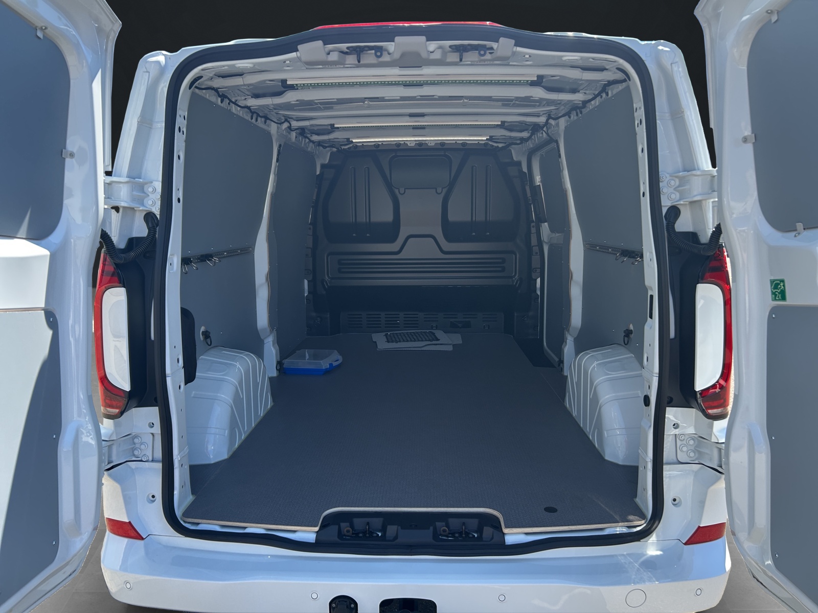 VW Transporter 2.0 TDI 4Motion Lang Automat * Heckflügeltüren *-image-8