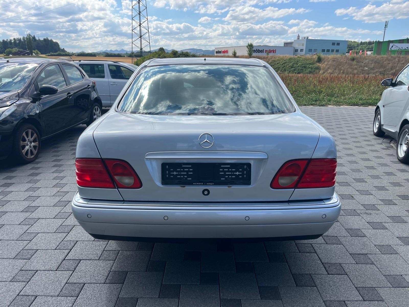 MERCEDES-BENZ E 320 Classic 4-Matic Automatic-image-3