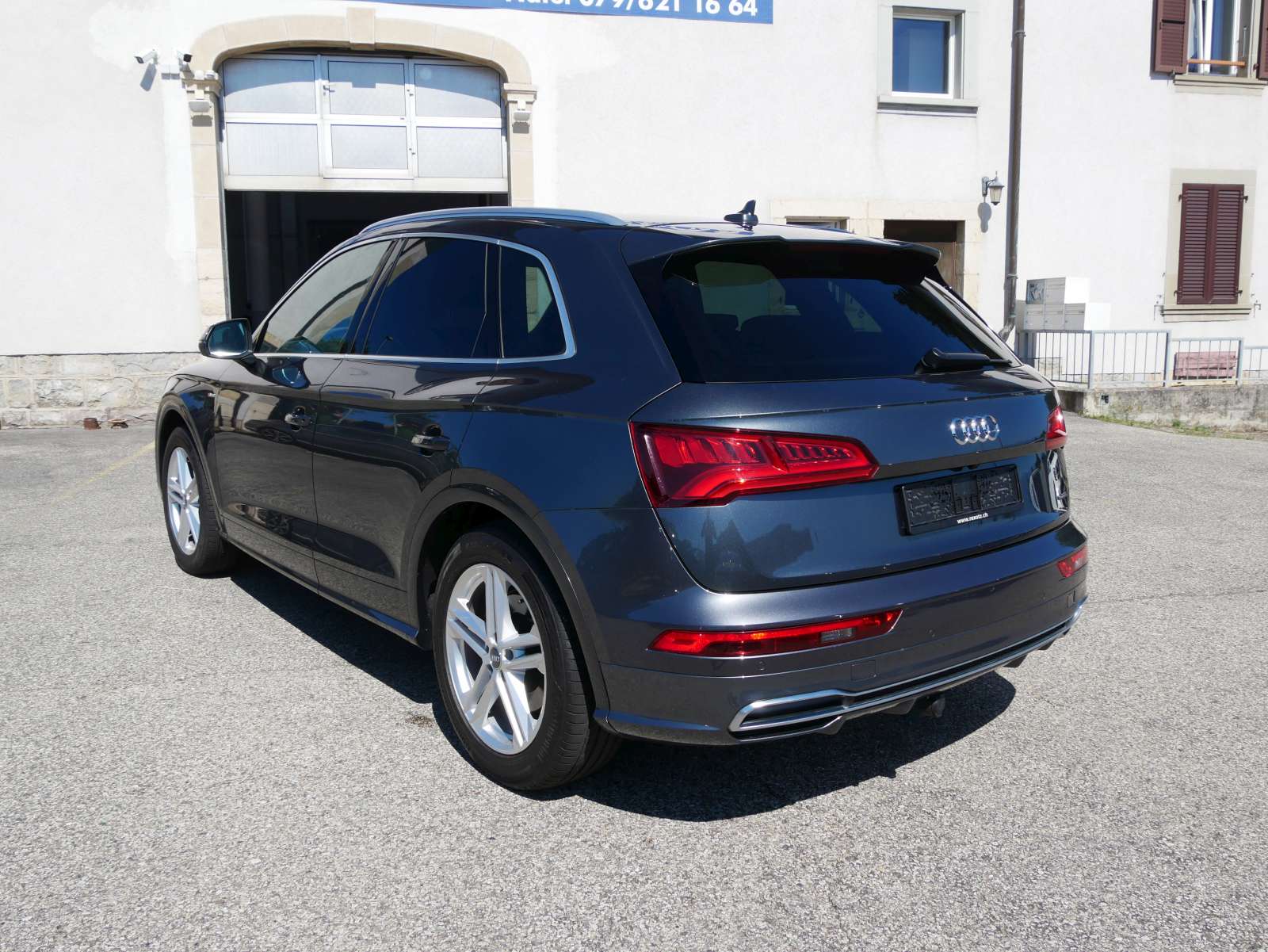 AUDI Q5 2.0 TFSI sport quattro S-tronic-image-2