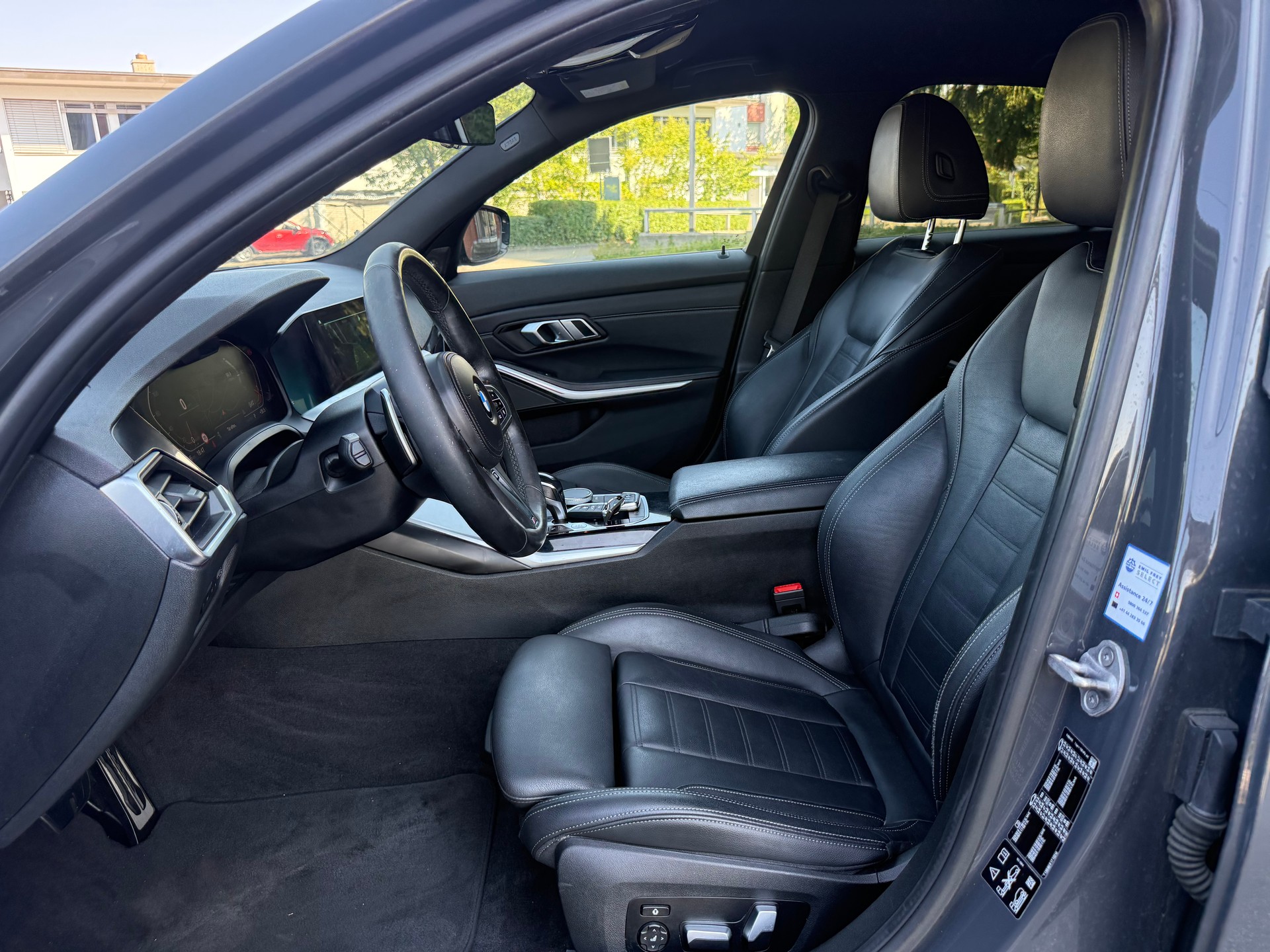 BMW 320d xDrive M Sport Steptronic-image-6