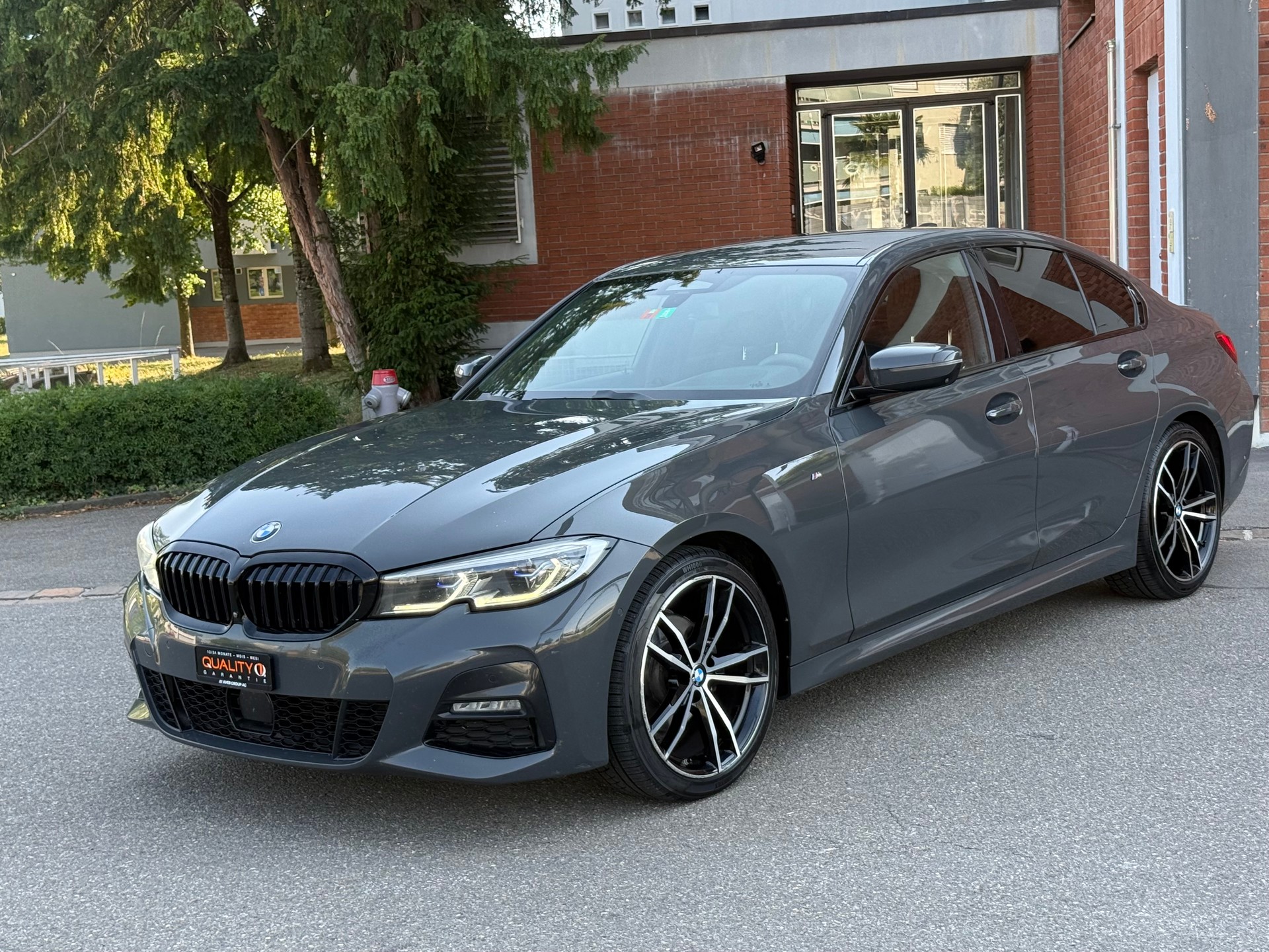 BMW 320d xDrive M Sport Steptronic-image-2