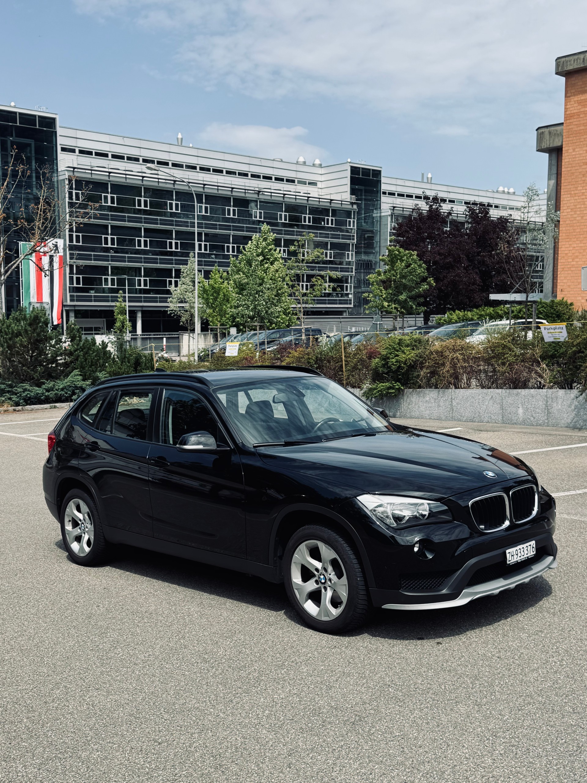 BMW 18d xDrive-image-0