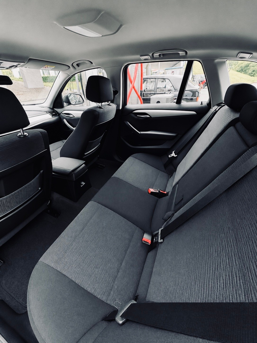 BMW 18d xDrive-image-3