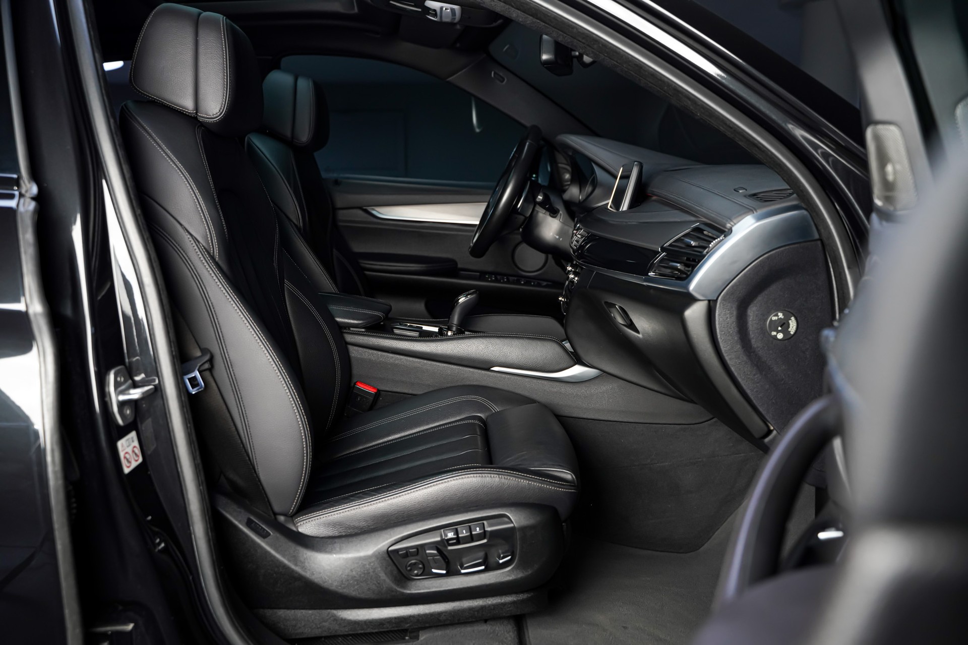 BMW X6 xDrive 40d Steptronic-image-15