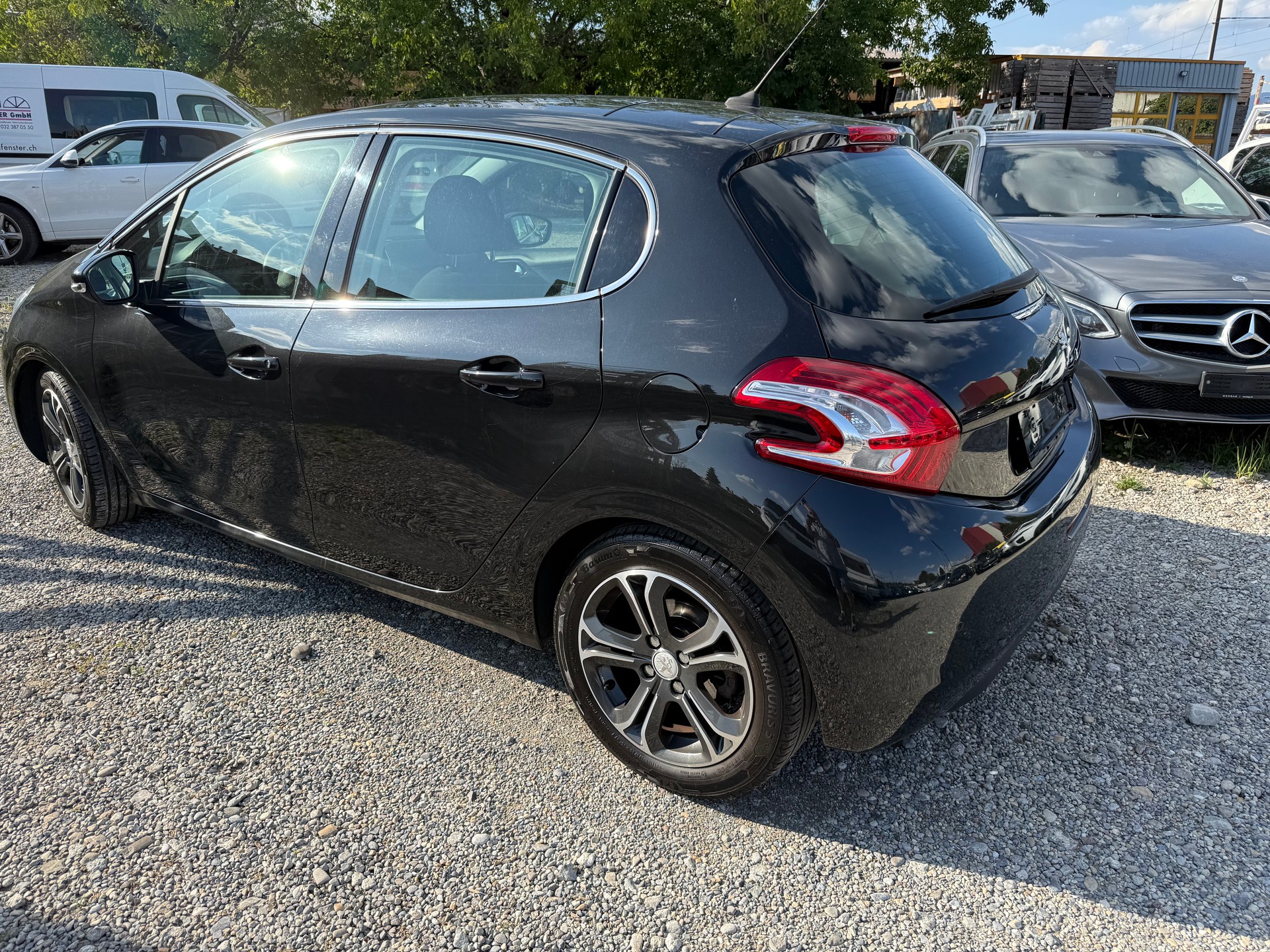 PEUGEOT 208 1.6 VTI Allure-image-4