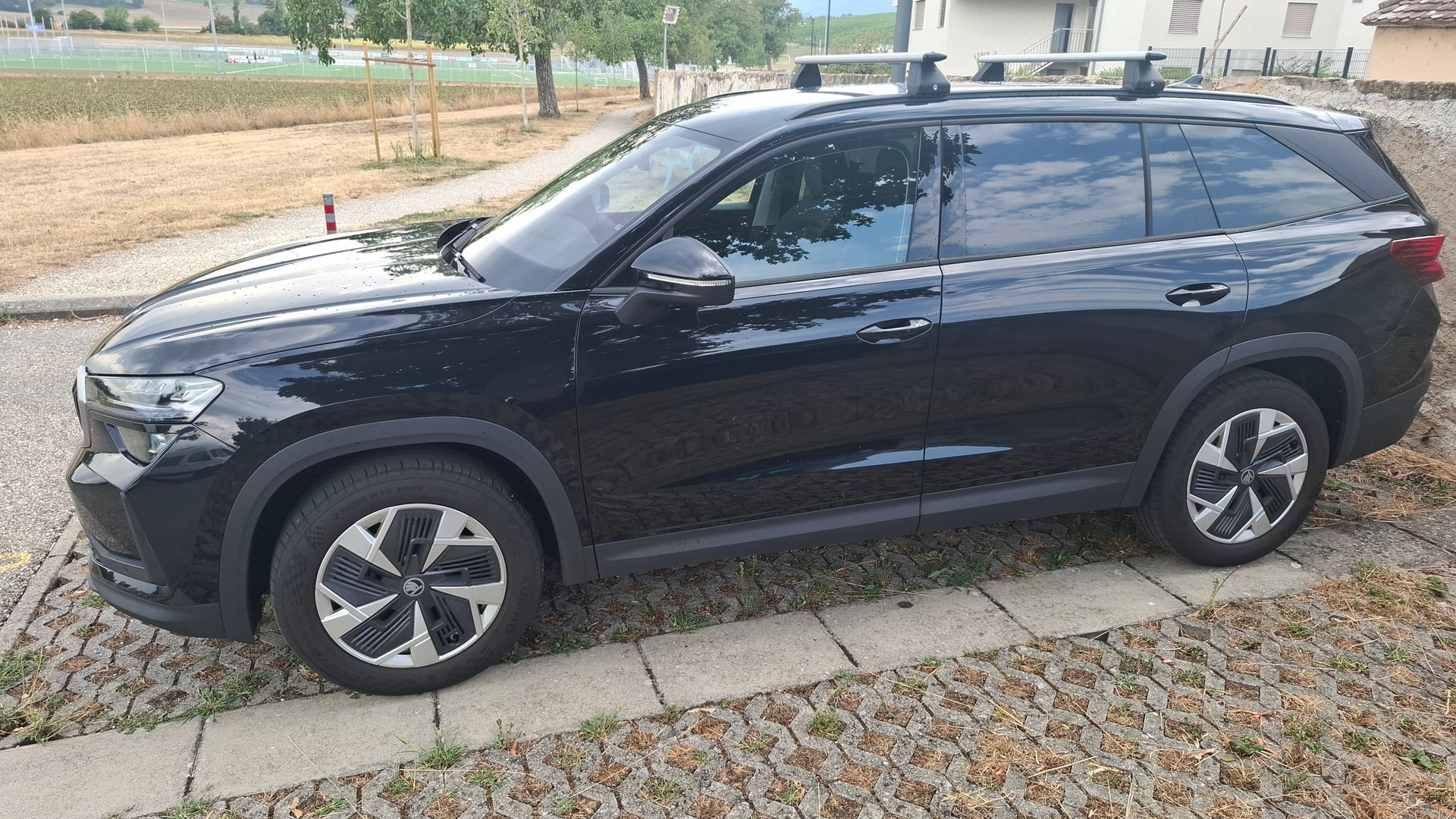 SKODA 2.0 TDI Dynamic-image-4