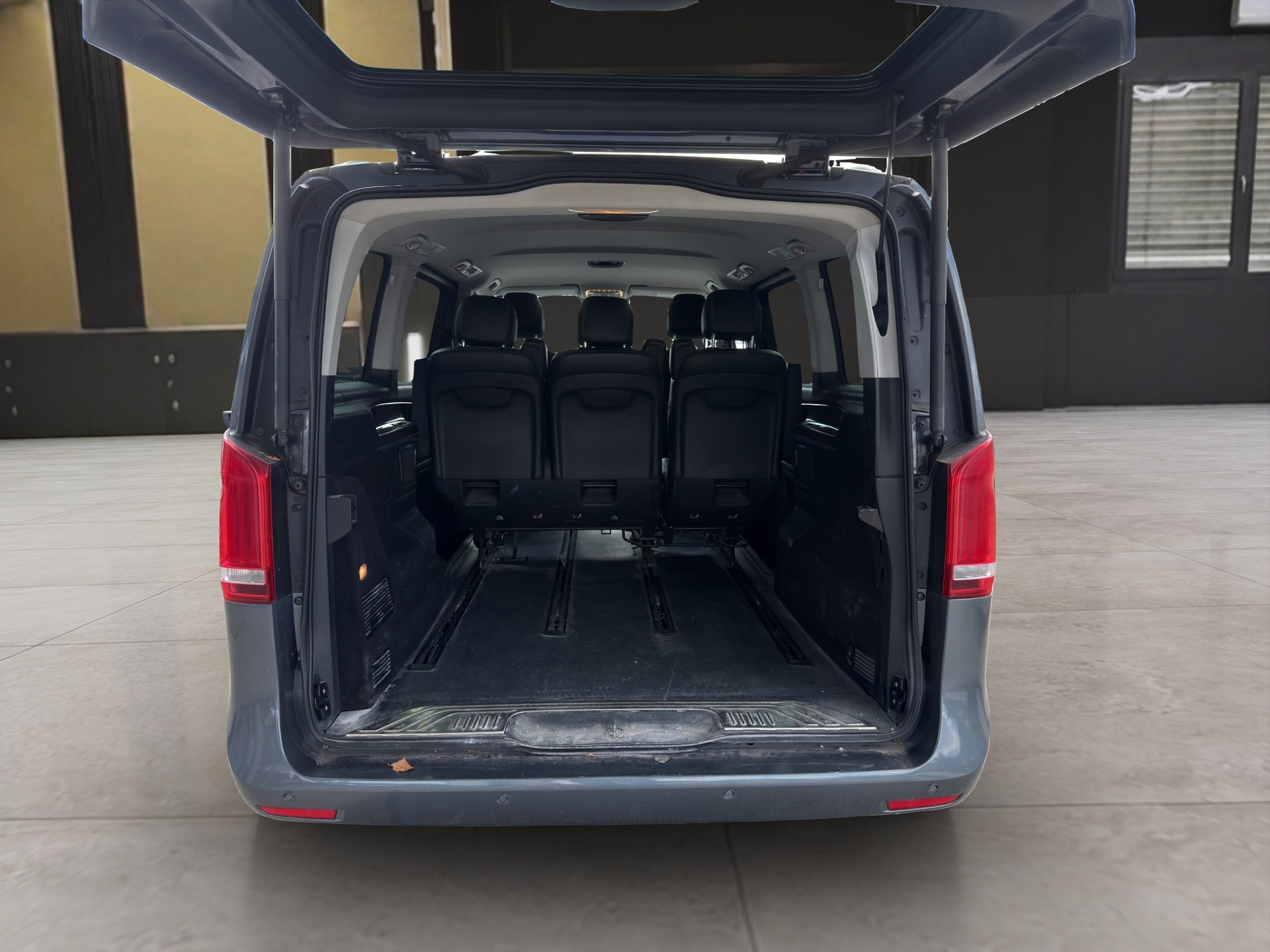 MERCEDES-BENZ V 250 d Avantgarde lang 7G-Tronic-image-13