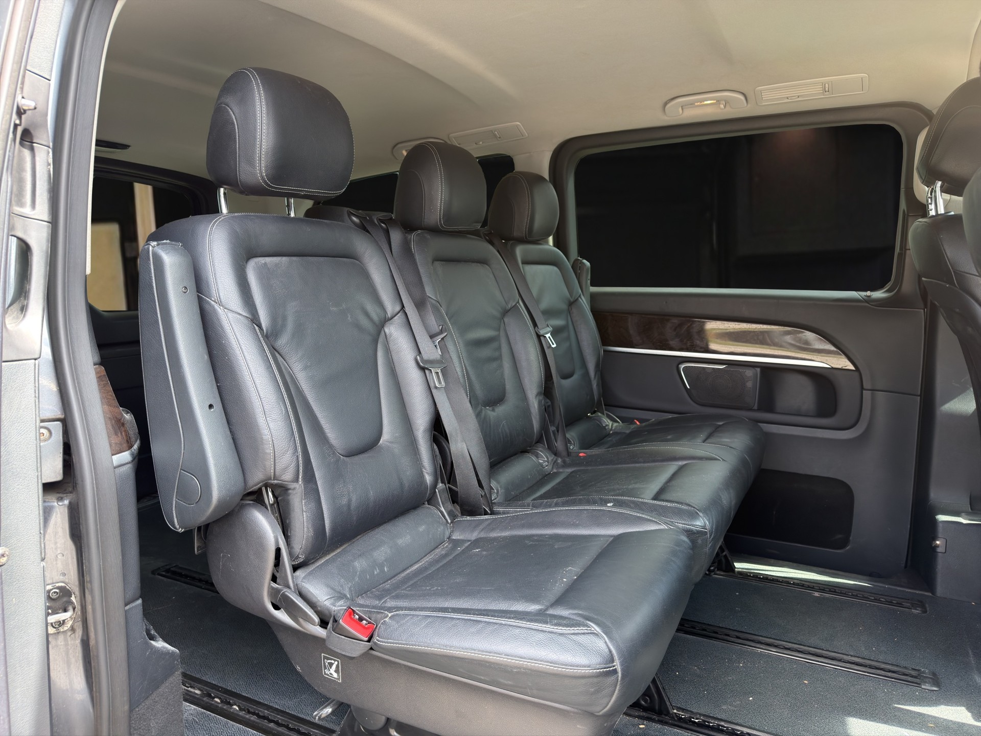 MERCEDES-BENZ V 250 d Avantgarde lang 7G-Tronic-image-12