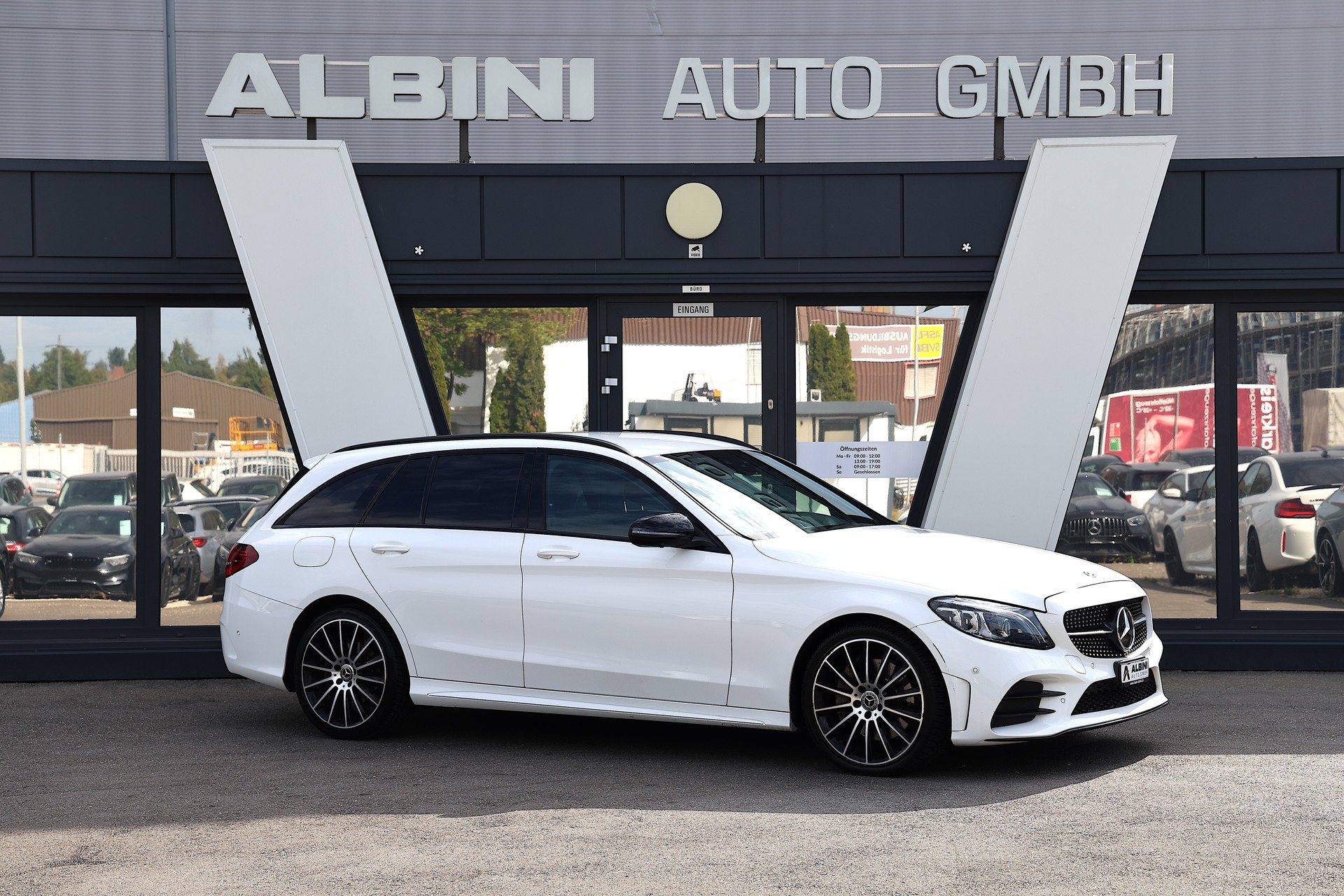 MERCEDES-BENZ C 300 d AMG Line 4matic Kombi-image-2