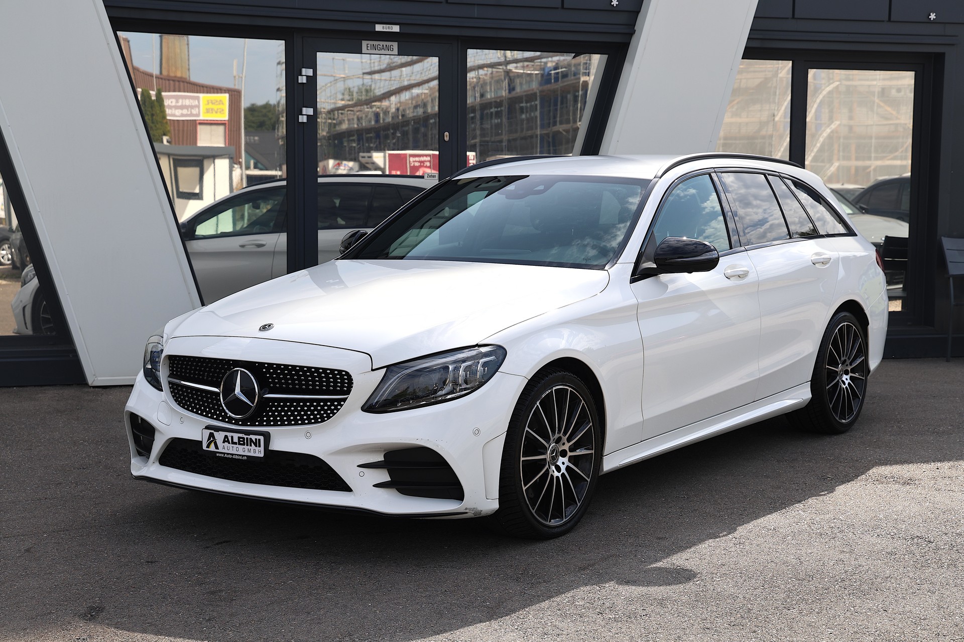MERCEDES-BENZ C 300 d AMG Line 4matic Kombi-image-1
