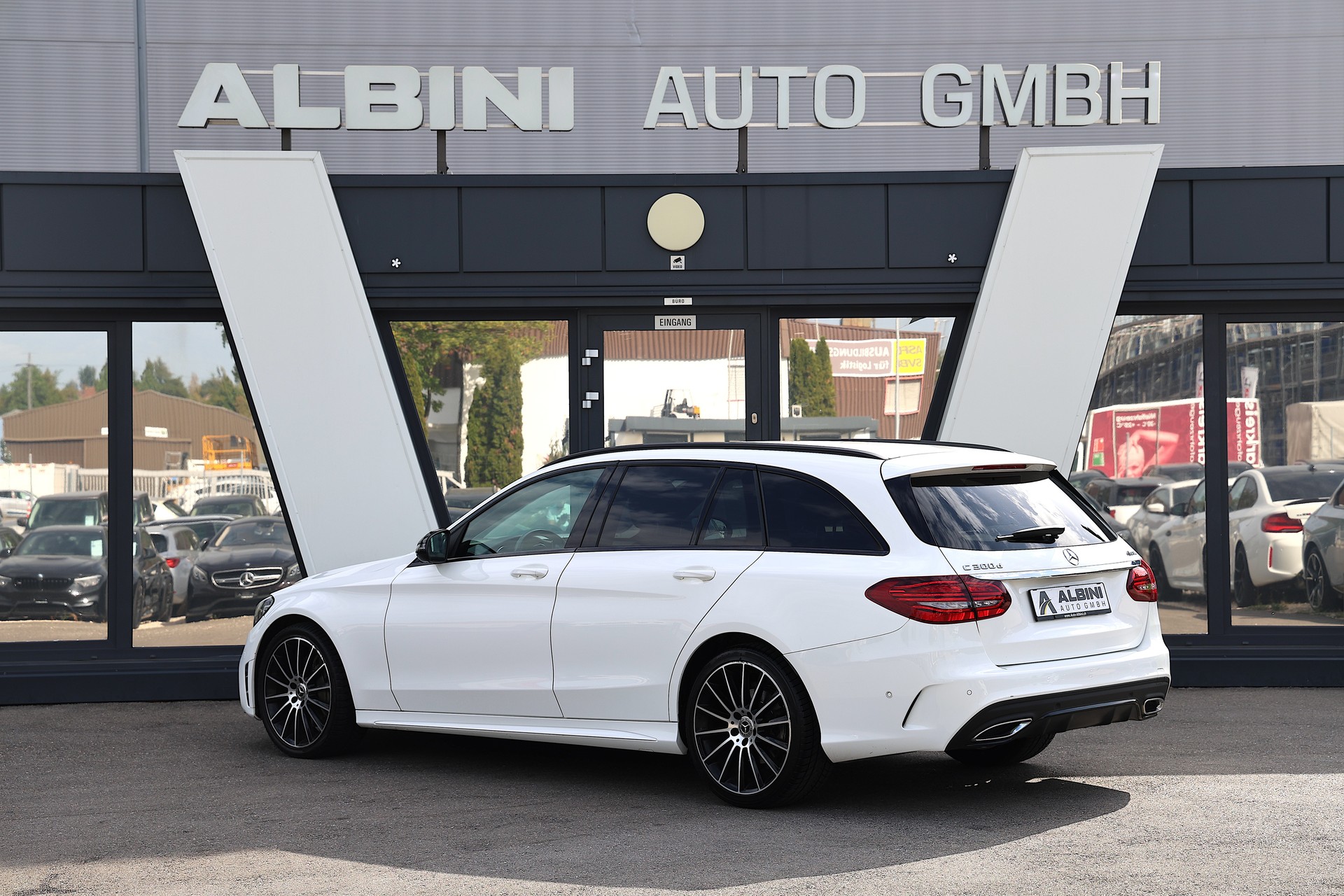 MERCEDES-BENZ C 300 d AMG Line 4matic Kombi-image-5