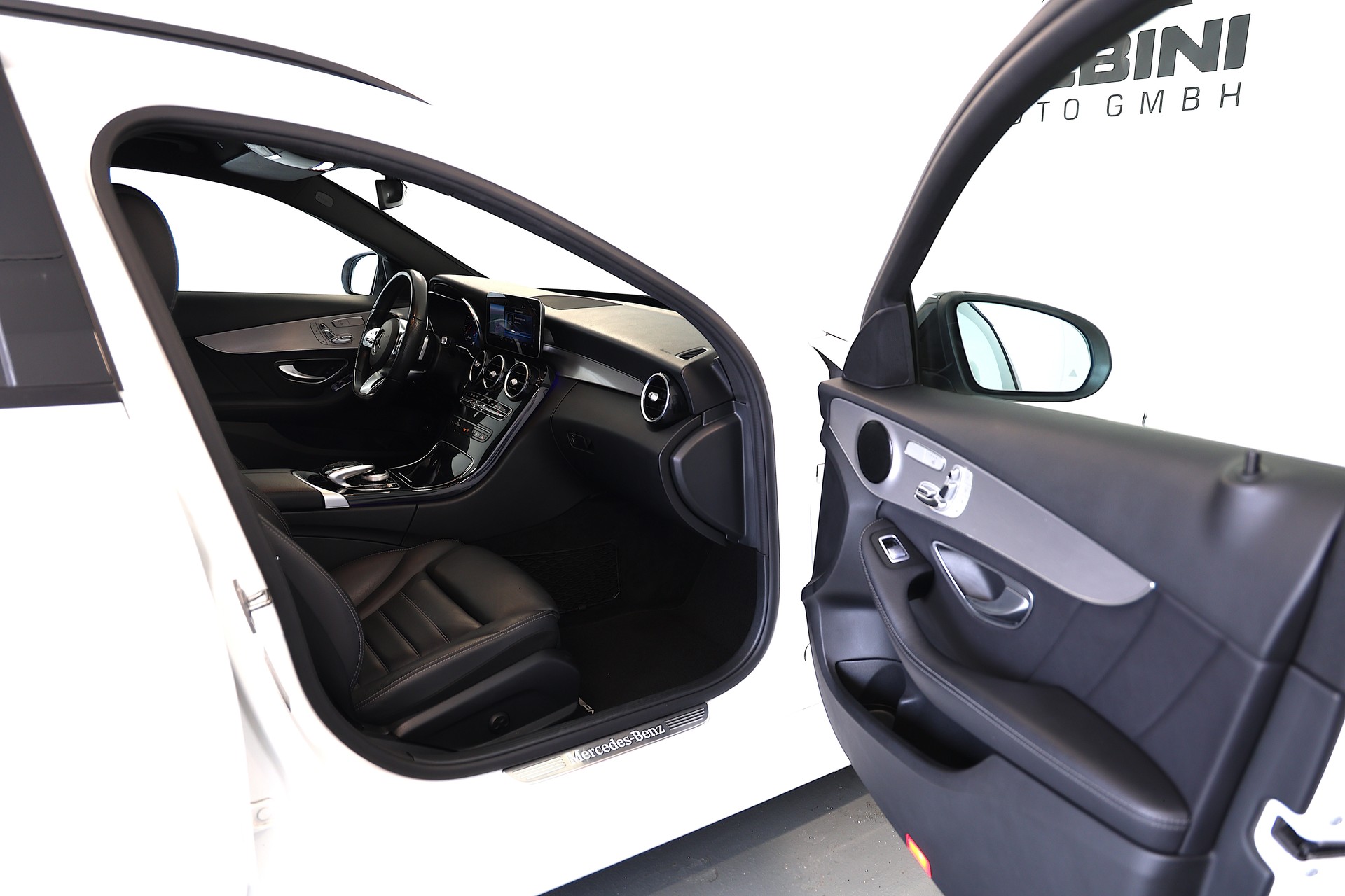 MERCEDES-BENZ C 300 d AMG Line 4matic Kombi-image-13