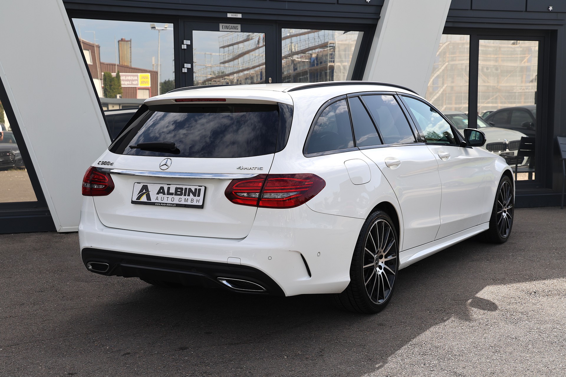 MERCEDES-BENZ C 300 d AMG Line 4matic Kombi-image-4