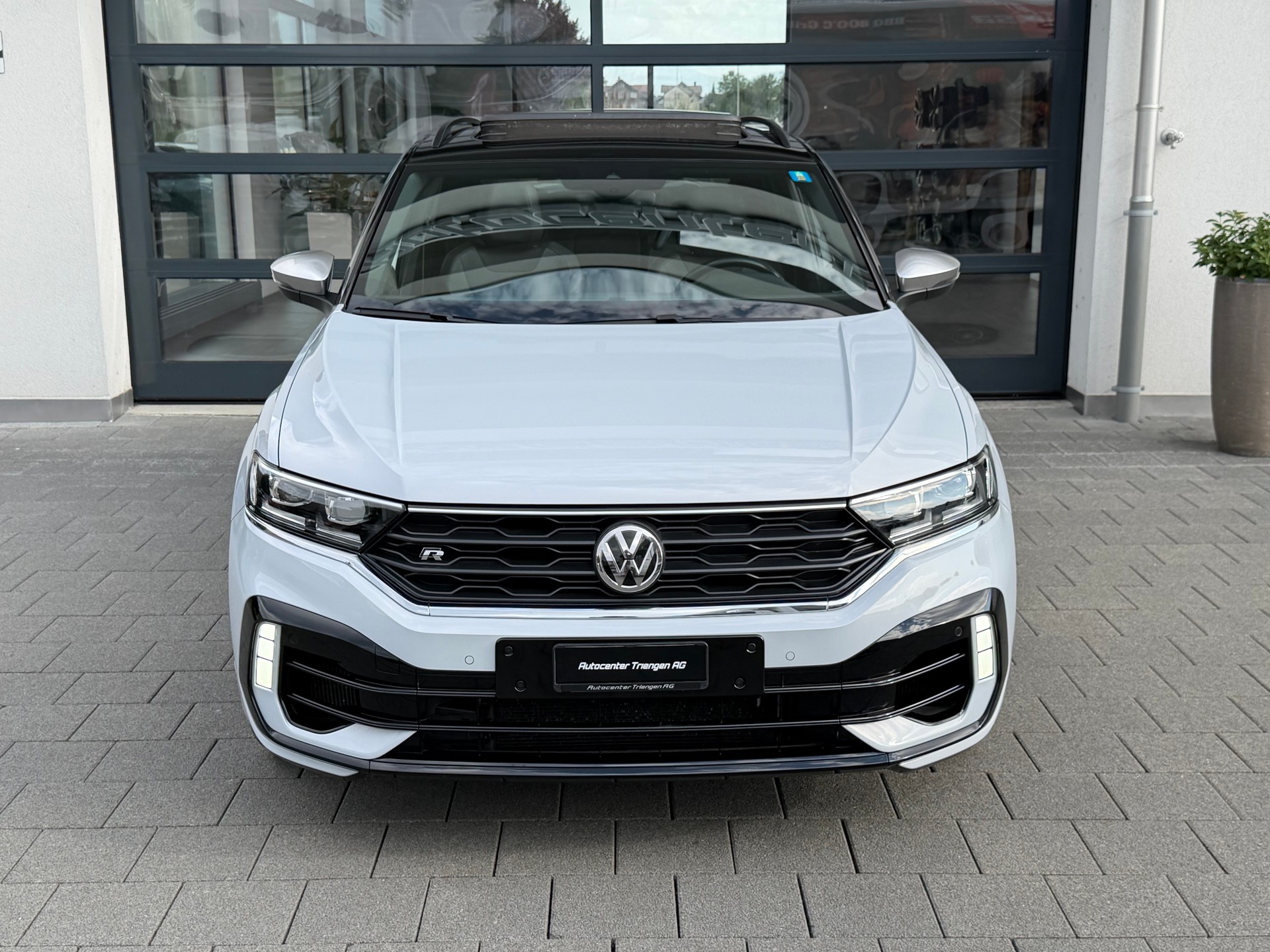 VW T-Roc 2.0 TSI R DSG 4Motion-image-11