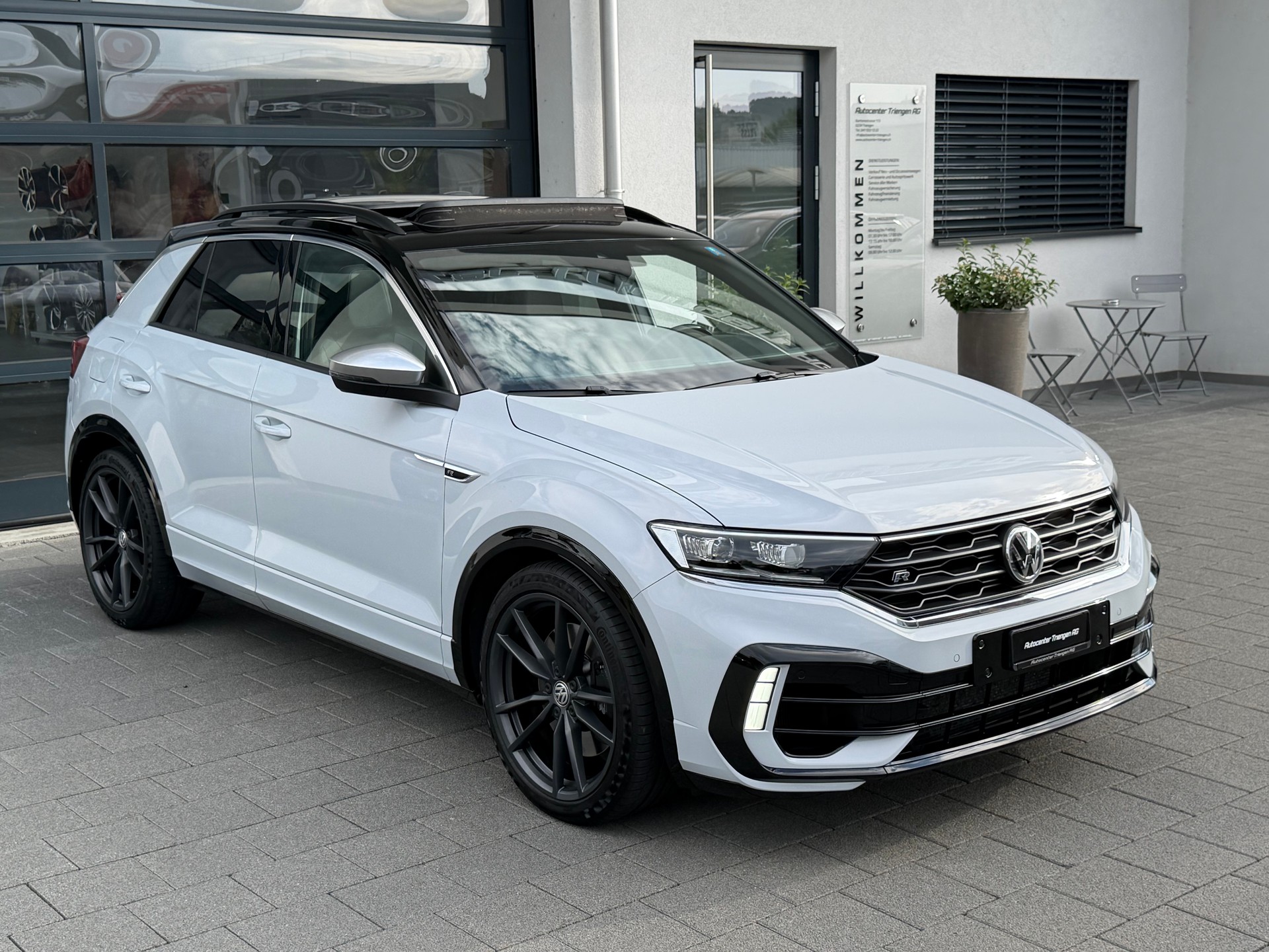 VW T-Roc 2.0 TSI R DSG 4Motion-image-9
