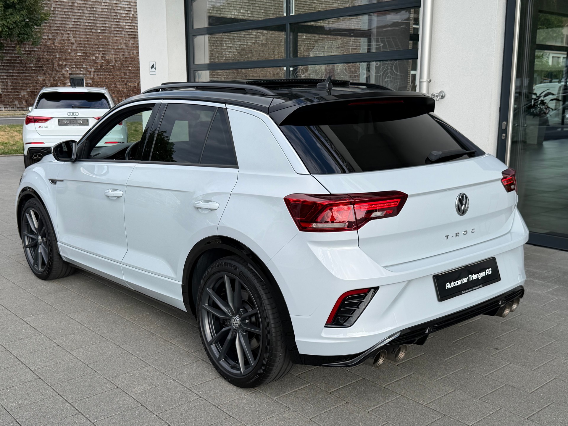 VW T-Roc 2.0 TSI R DSG 4Motion-image-8