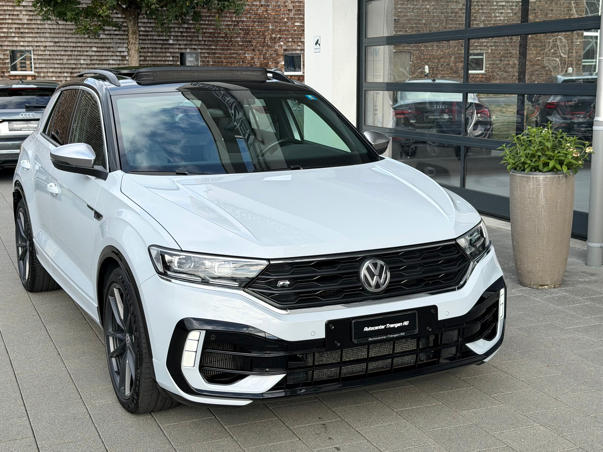 VW T-Roc 2.0 TSI R DSG 4Motion-image-0