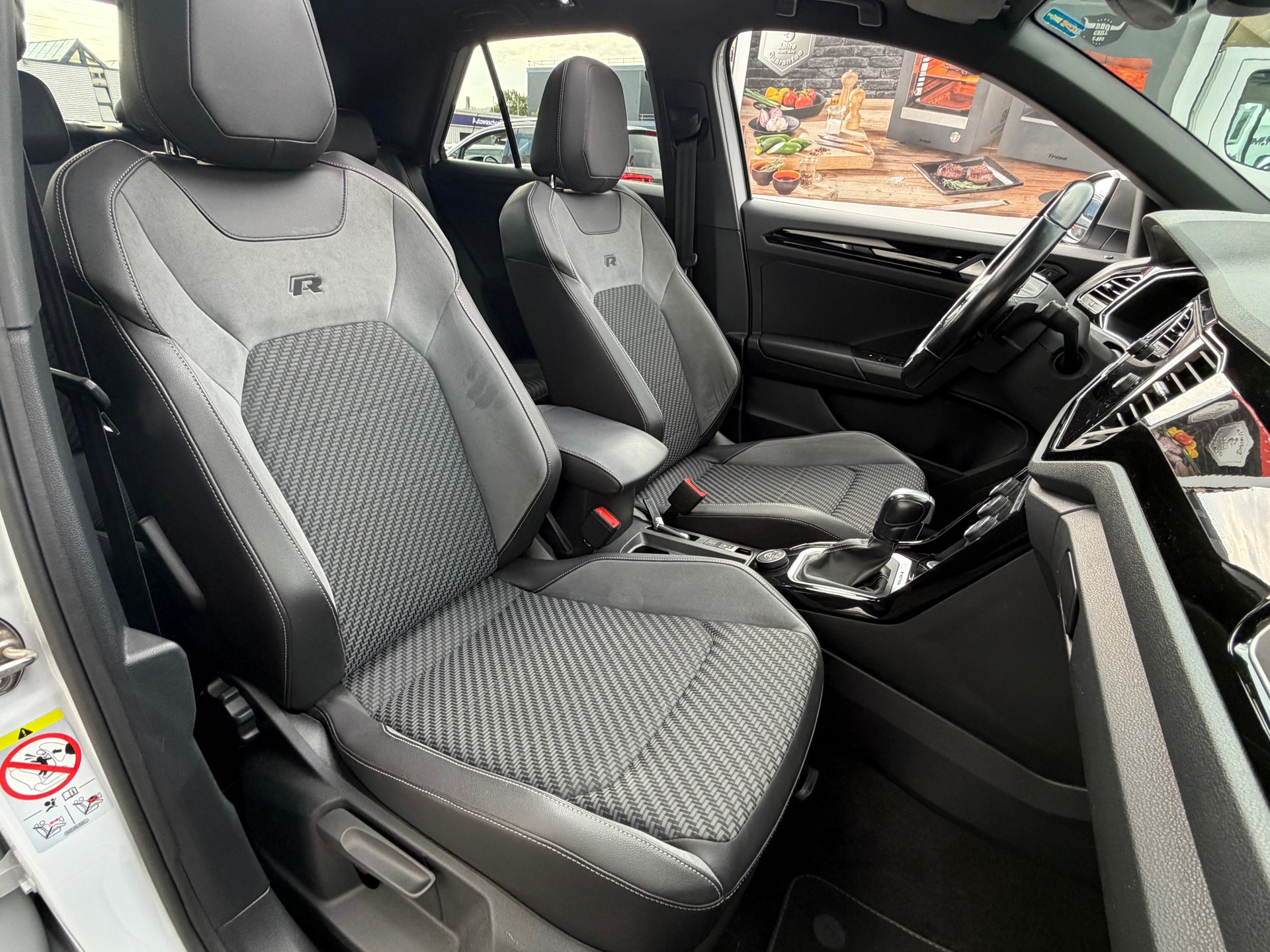 VW T-Roc 2.0 TSI R DSG 4Motion-image-15