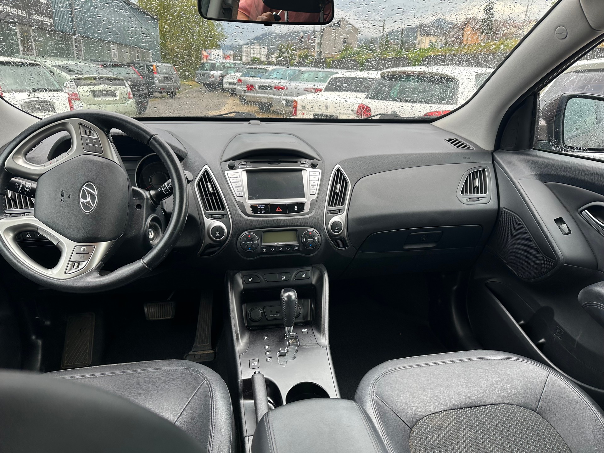HYUNDAI iX 35 2.0 CRDi Style 4WD Automatic-image-5