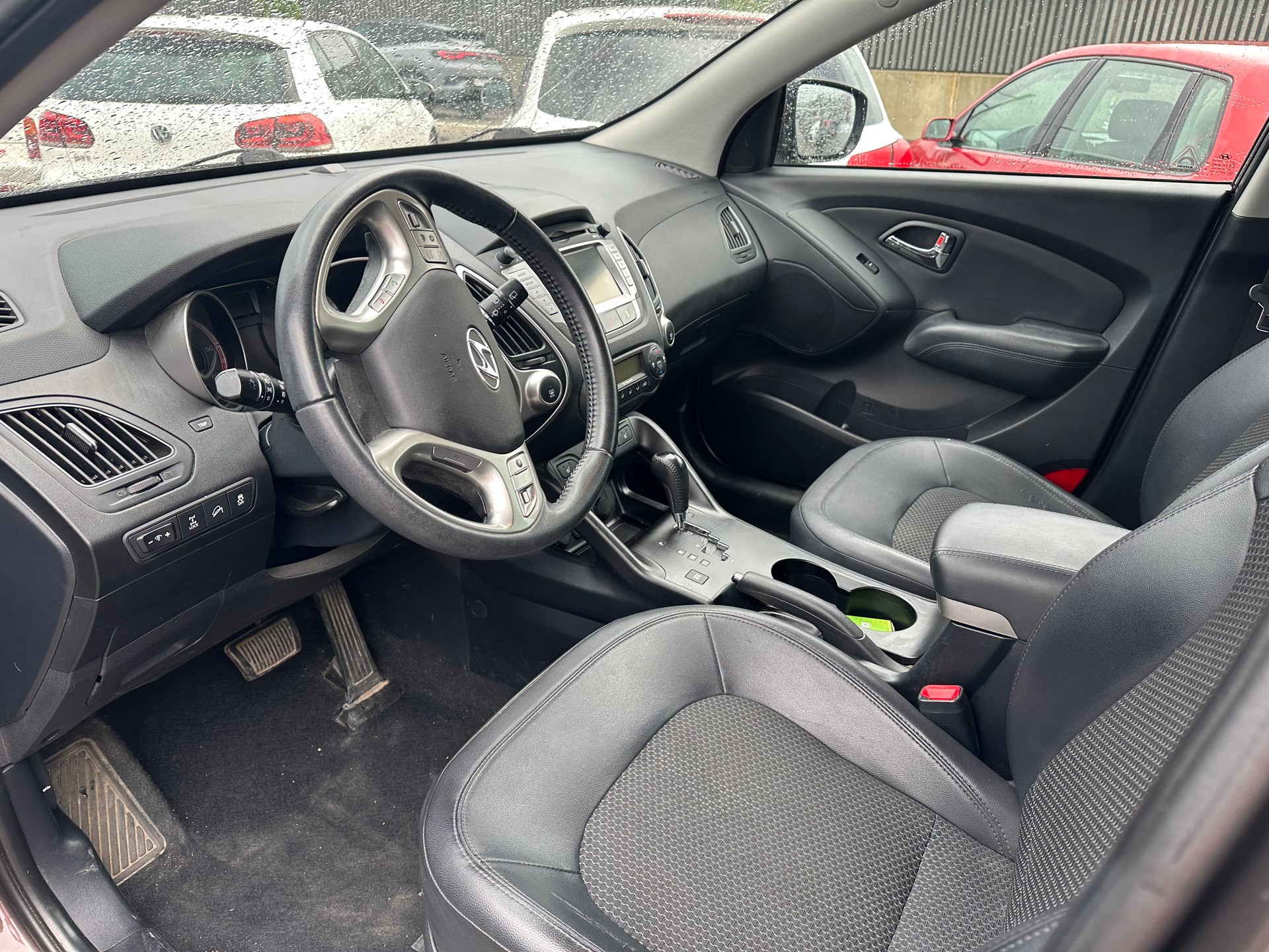 HYUNDAI iX 35 2.0 CRDi Style 4WD Automatic-image-6