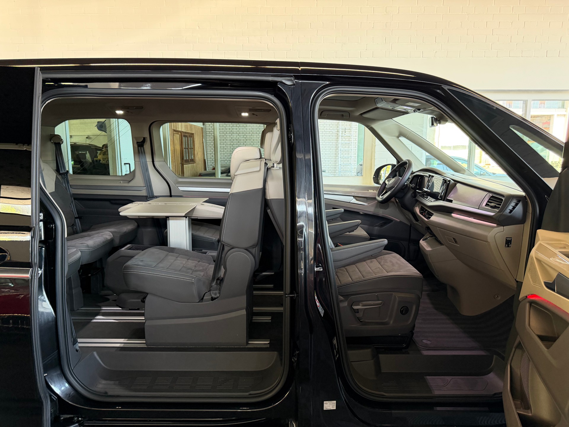 VW Multivan 2.0 TDI Style DSG 150 PS * PANORAMA DACH *-image-9