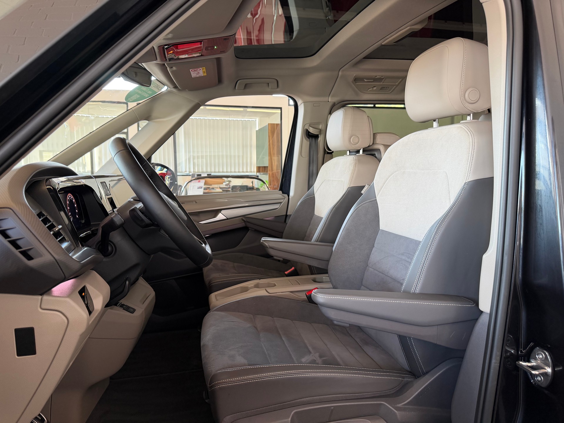 VW Multivan 2.0 TDI Style DSG 150 PS * PANORAMA DACH *-image-16