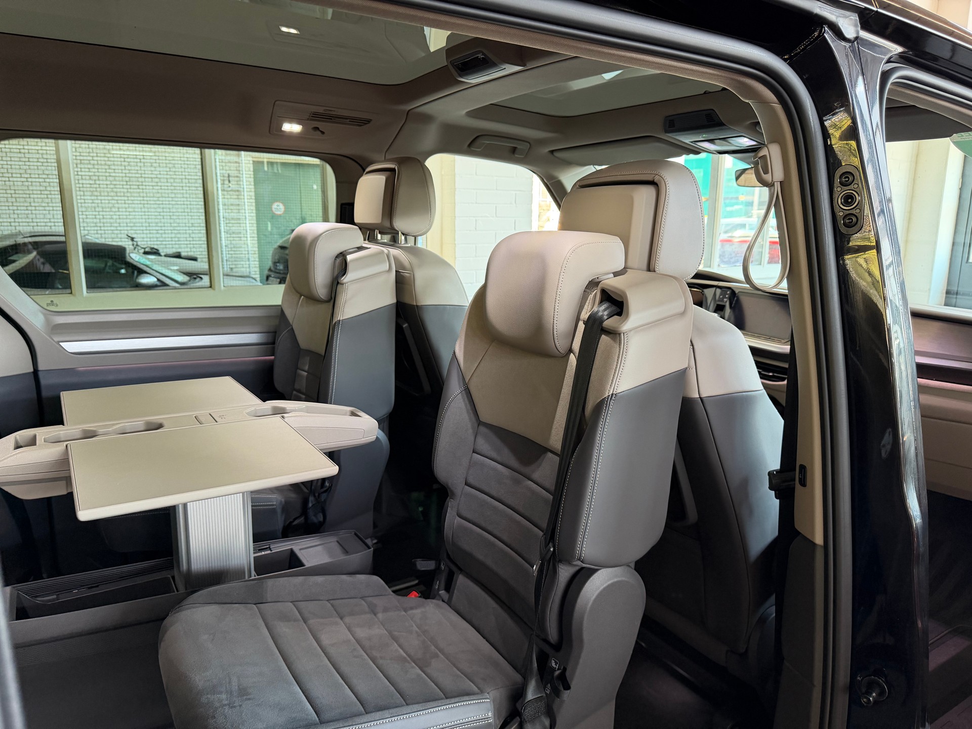 VW Multivan 2.0 TDI Style DSG 150 PS * PANORAMA DACH *-image-11
