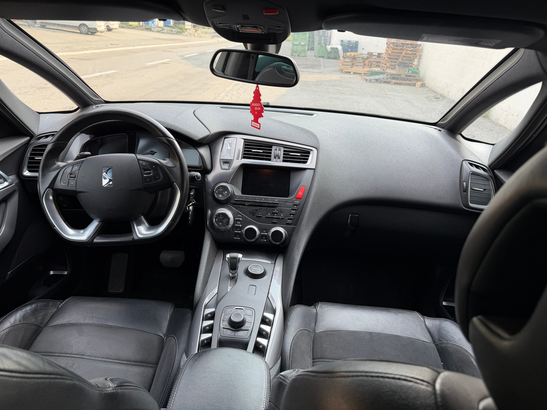 DS AUTOMOBILES DS5 HYbrid4 200 Paris Rendez-vous EGS6-image-3