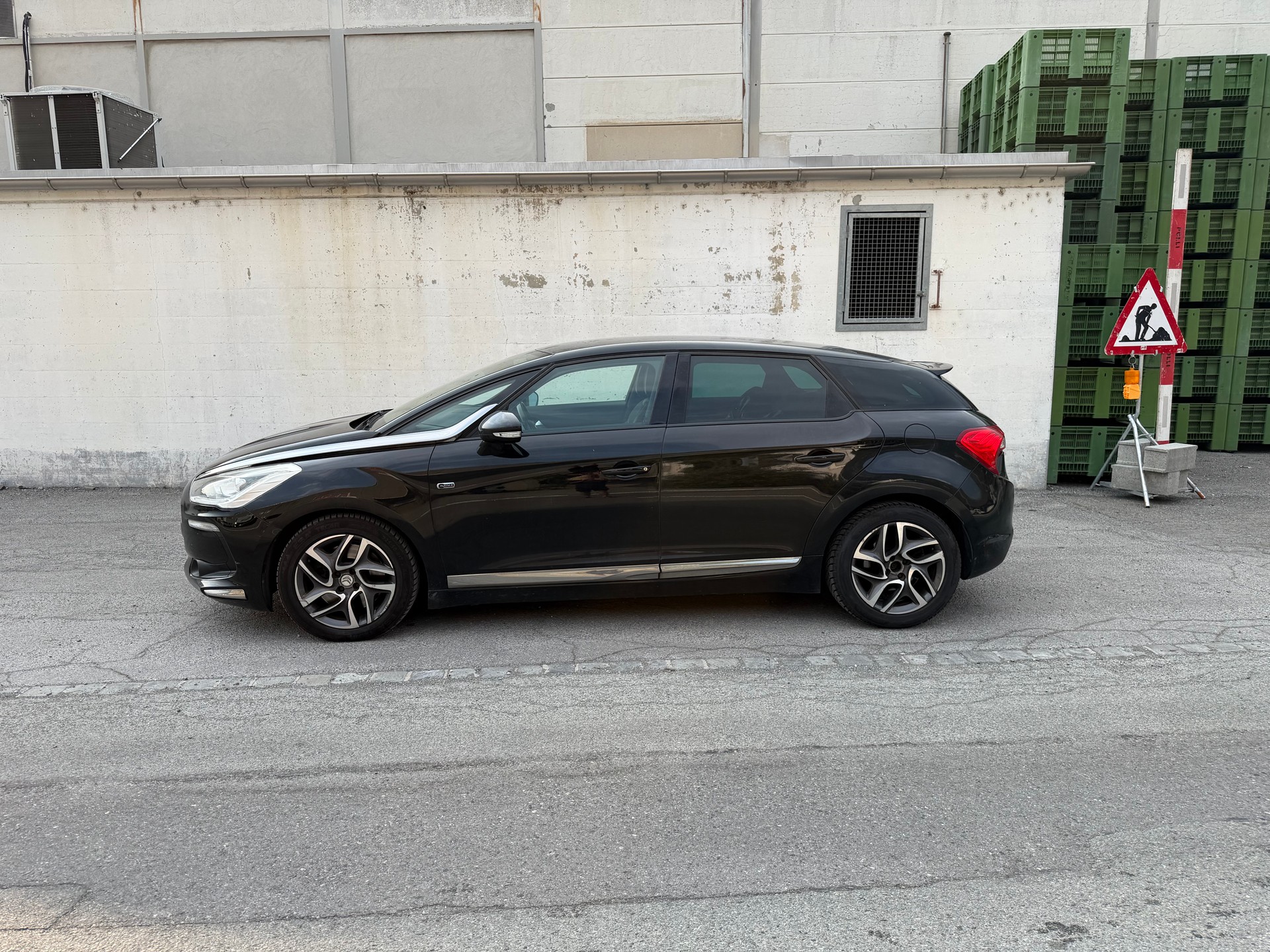 DS AUTOMOBILES DS5 HYbrid4 200 Paris Rendez-vous EGS6-image-2