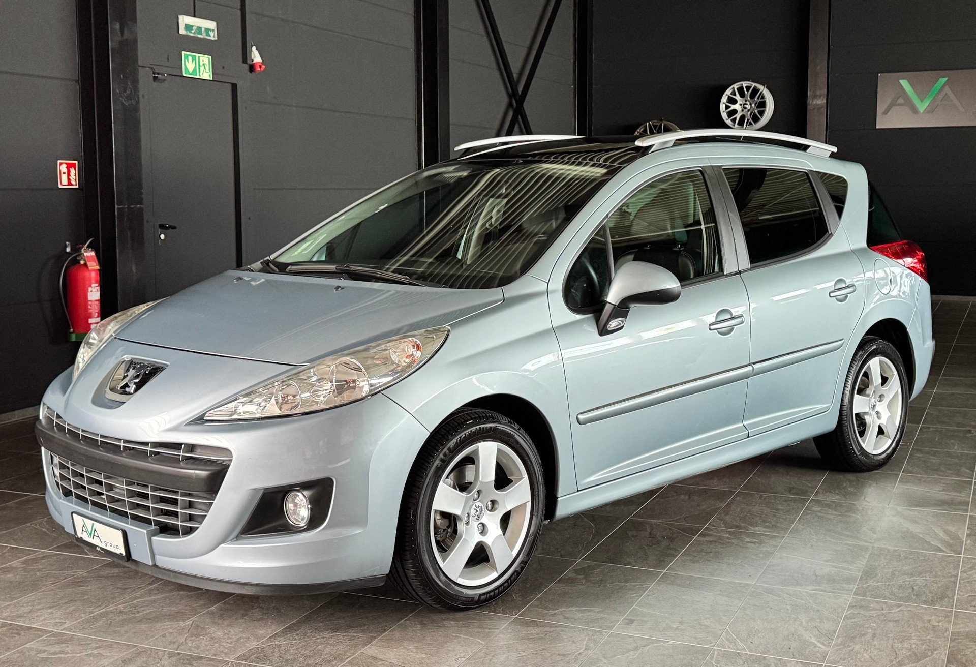 PEUGEOT 207 SW 1.6 16V Allure Automatic-image-2
