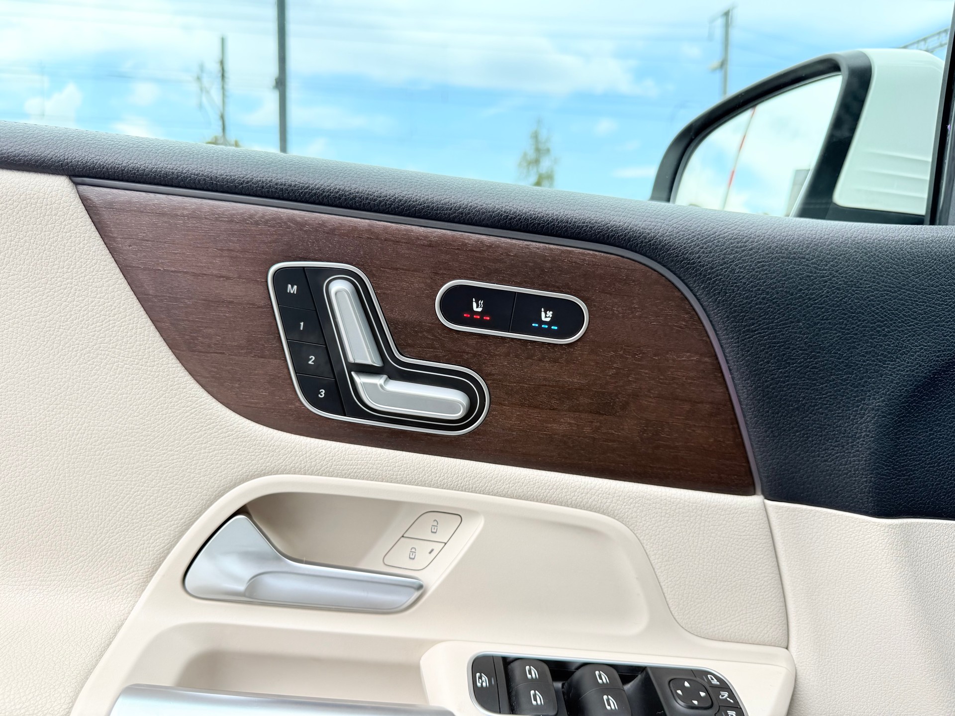 MERCEDES-BENZ B 250 4Matic Progressive-image-12