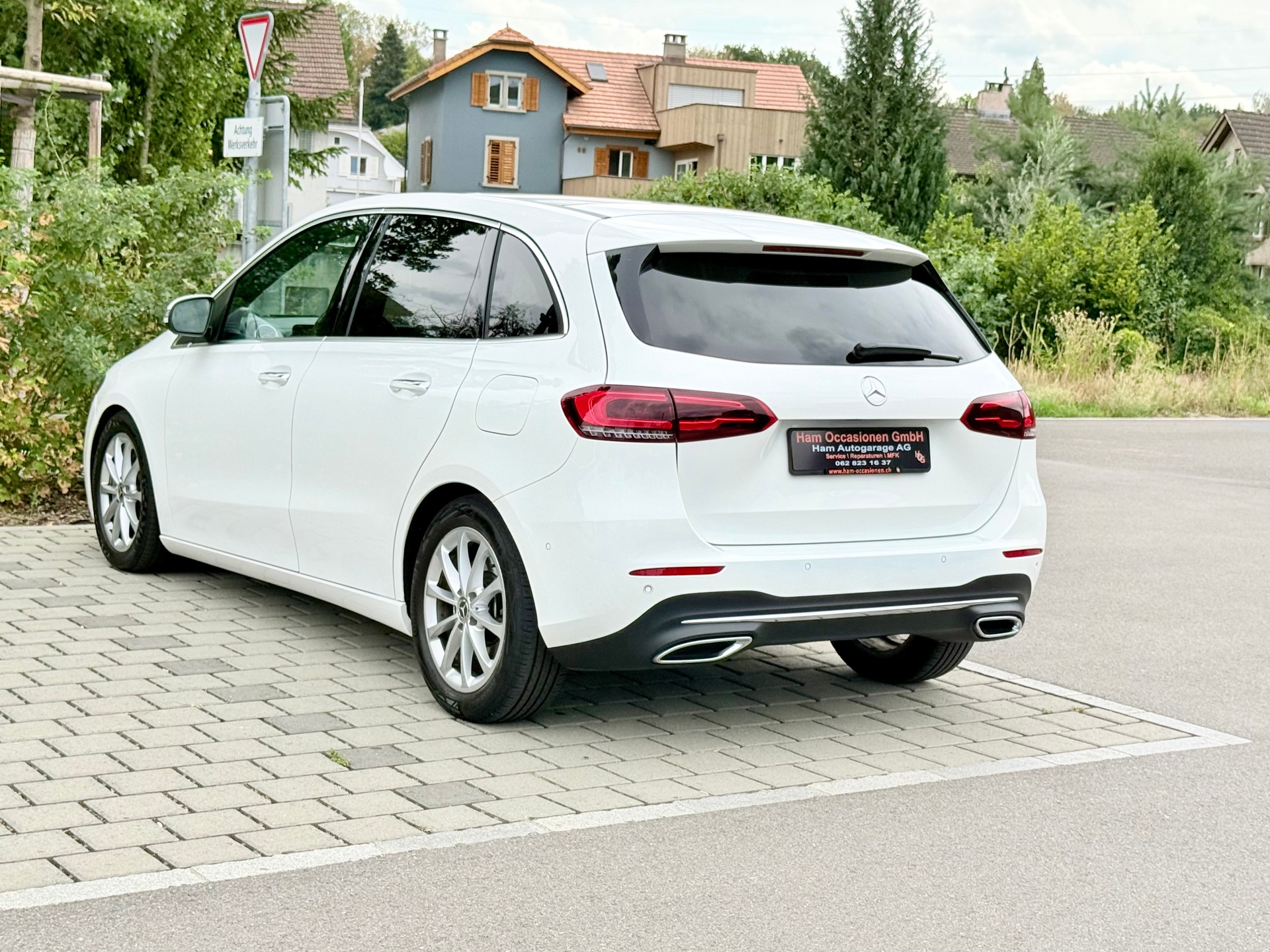 MERCEDES-BENZ B 250 4Matic Progressive-image-2