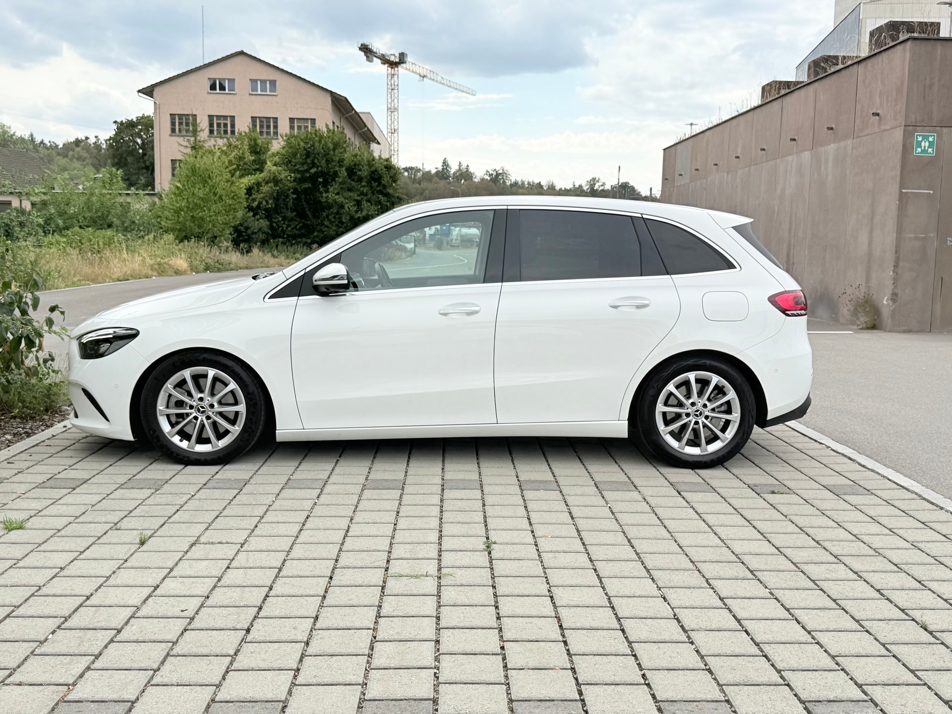 MERCEDES-BENZ B 250 4Matic Progressive-image-1