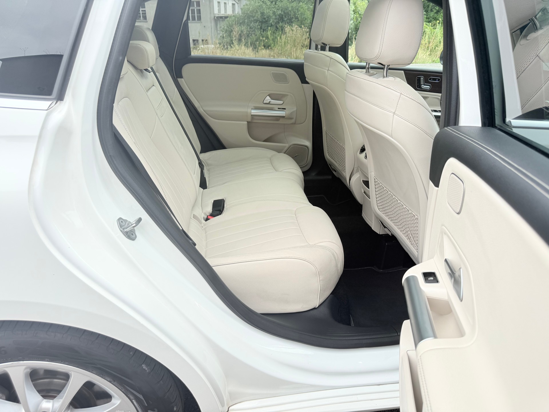 MERCEDES-BENZ B 250 4Matic Progressive-image-16