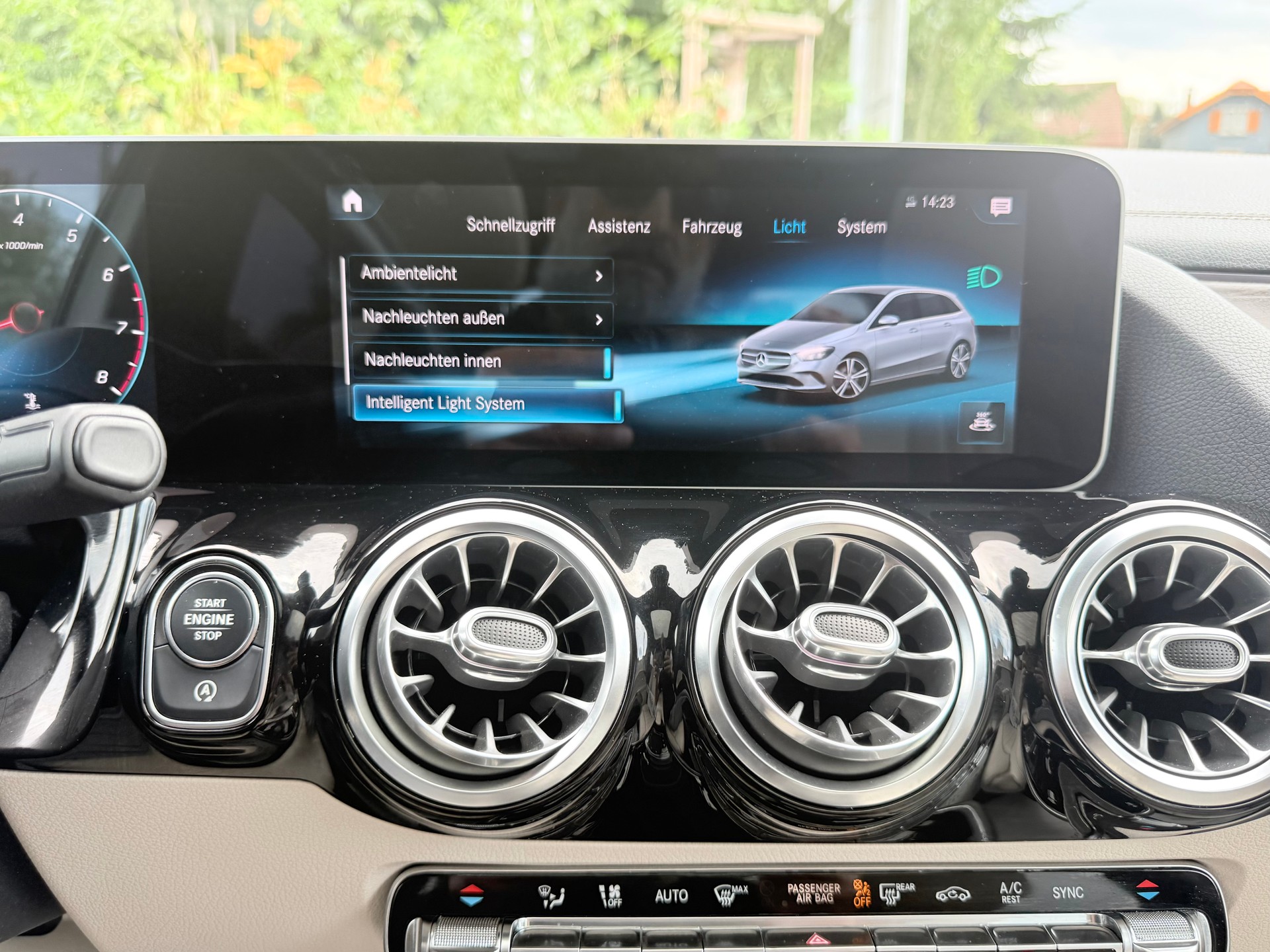 MERCEDES-BENZ B 250 4Matic Progressive-image-10